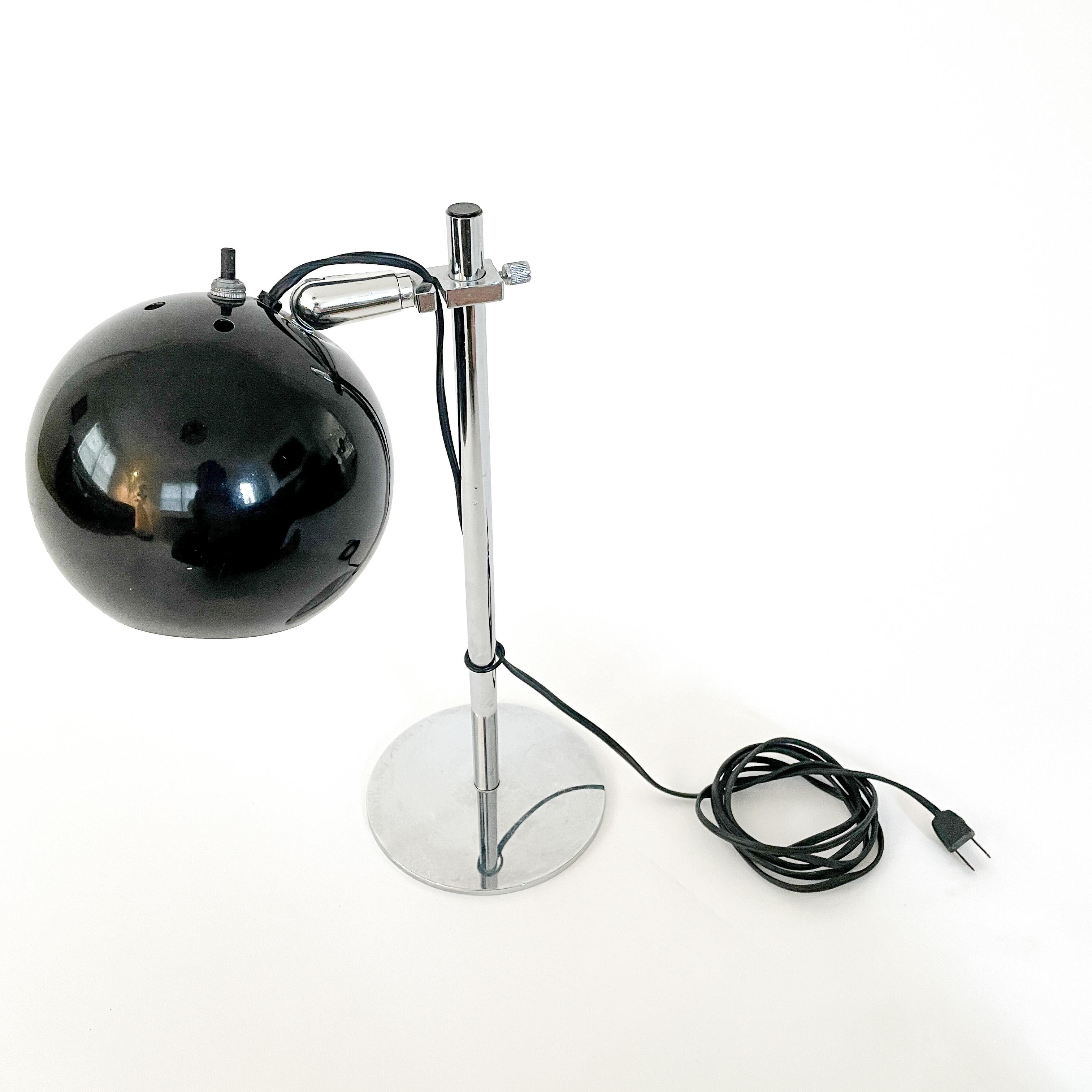 Space Age Eyeball Lamp in the Manner of Robert Sonneman c. 1960's 3