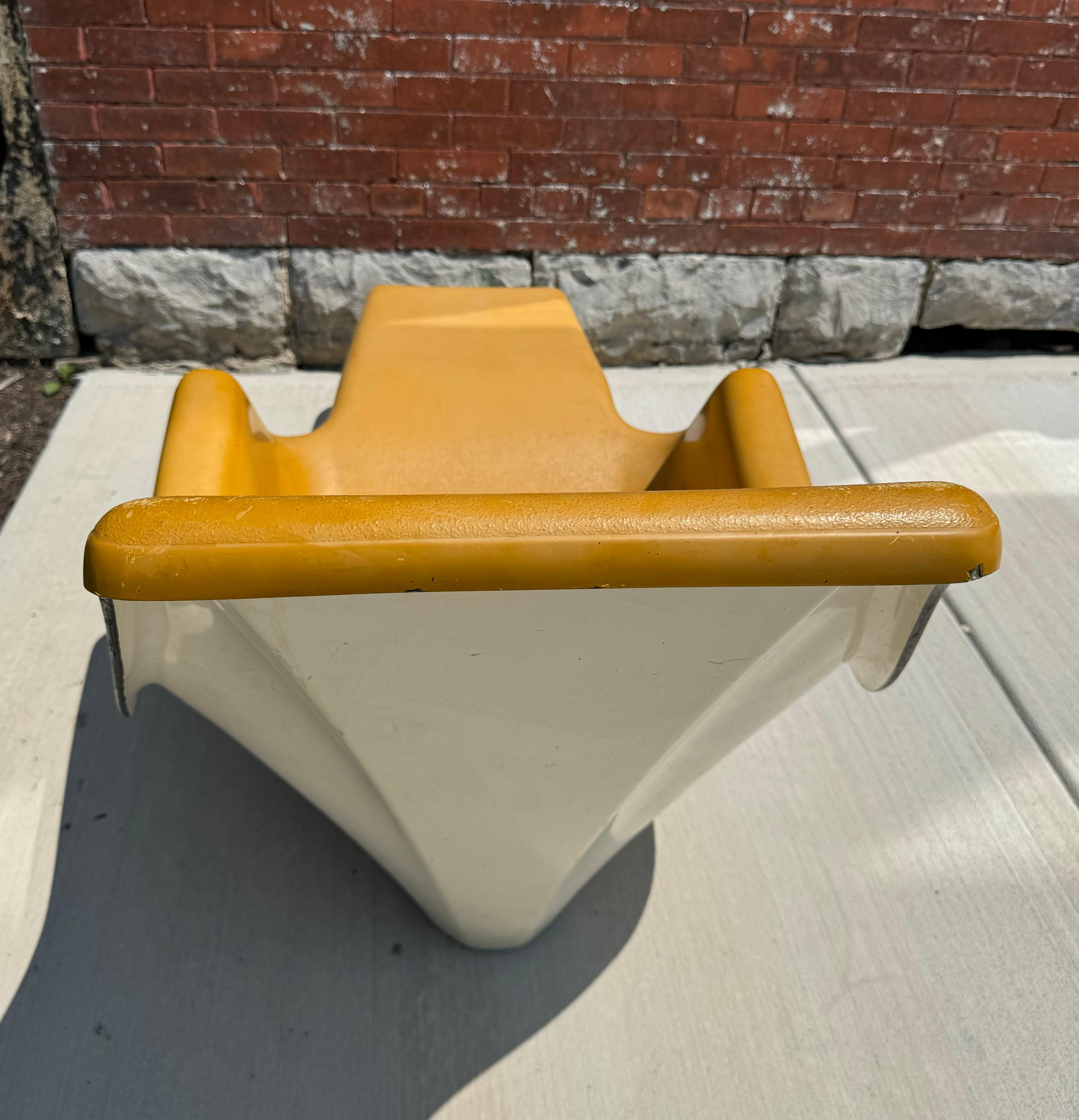 Ère spatiale Fauteuil de salon Fibrella de l'ère spatiale par Le Barron.. version rare ARM en vente