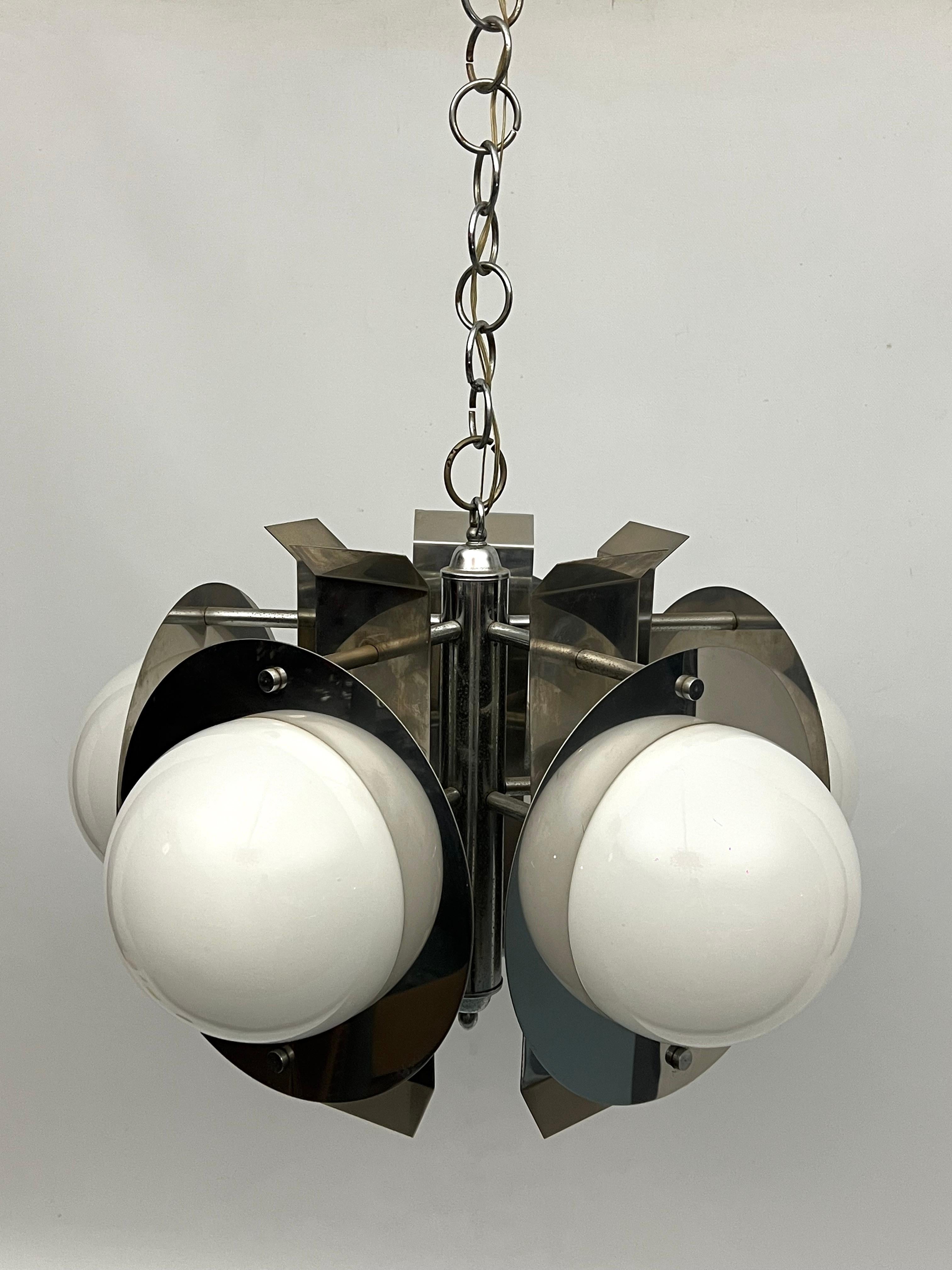 Italian Space Age five lights chandelier in chrome and white glass. Italy 1970s For Sale