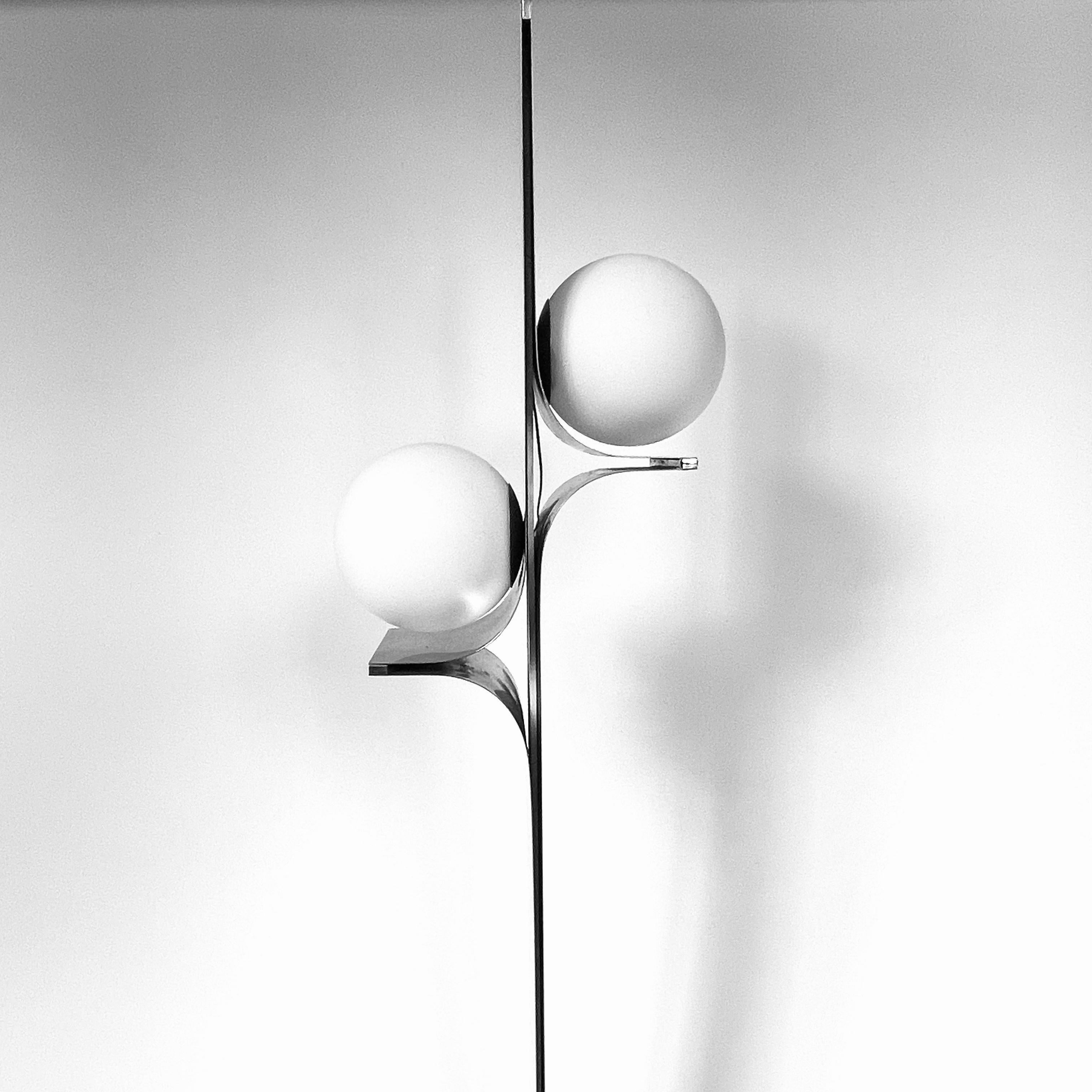 Space age floor lamp in brushed steel, 1970 design attributed to François Monnet In Good Condition In PARIS, FR