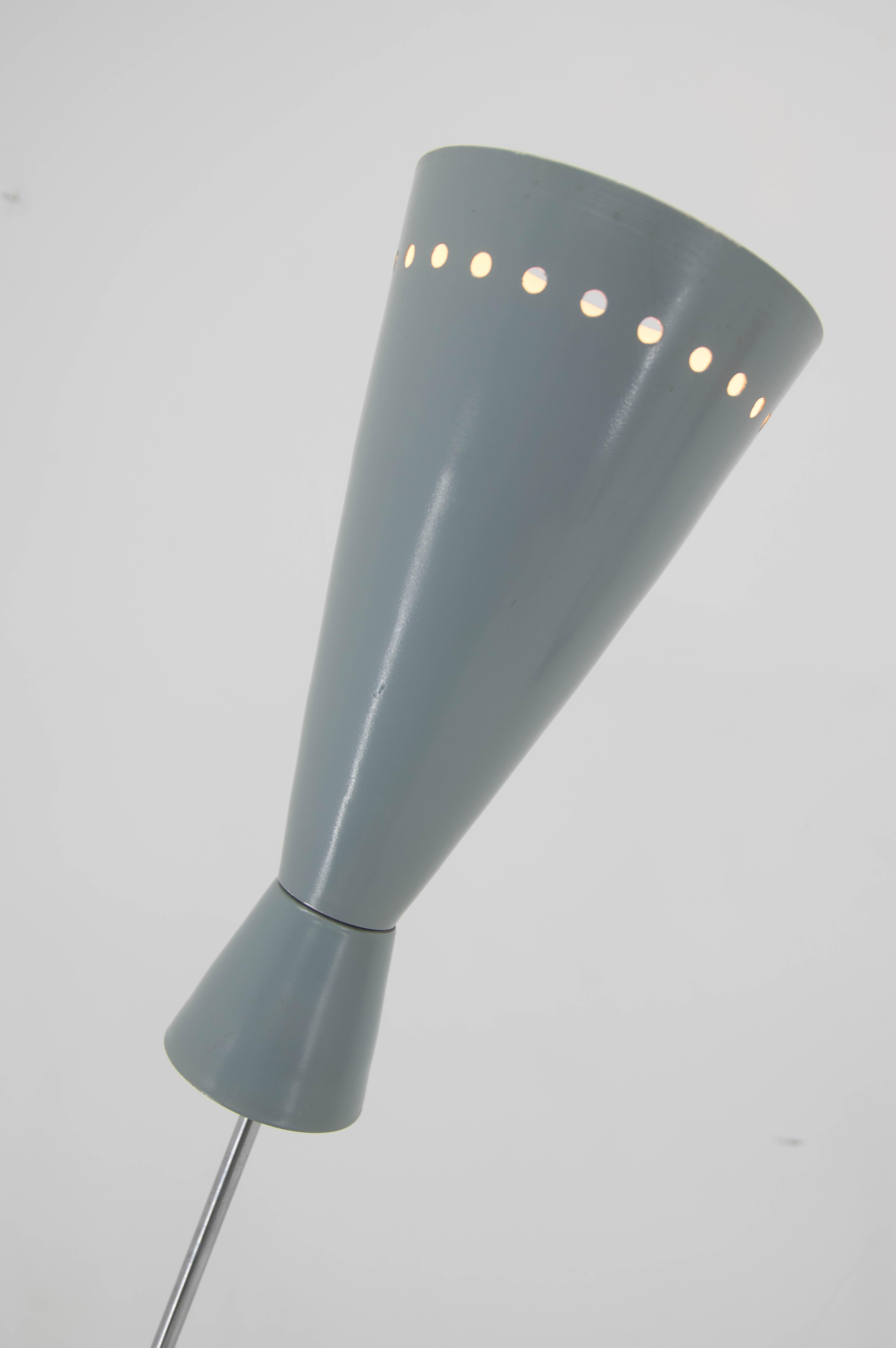 Space Age Floor Lamp in Stilnovo Style, 1960s For Sale 1