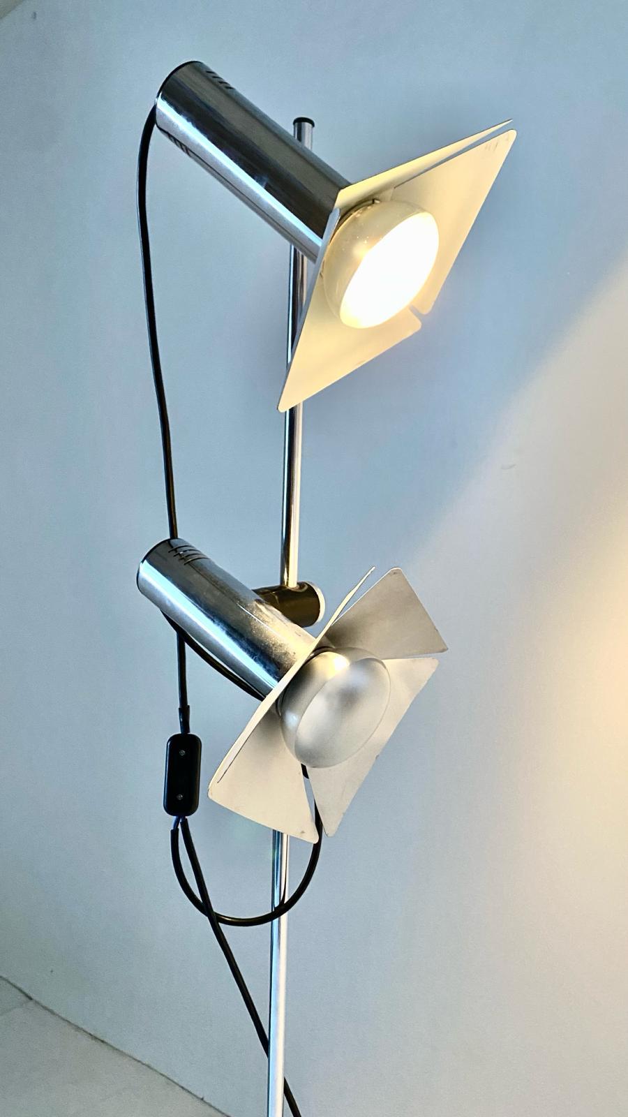 Space Age Chromed Floor Lamp with Adjustable Lights, Italy 1970s For Sale 6