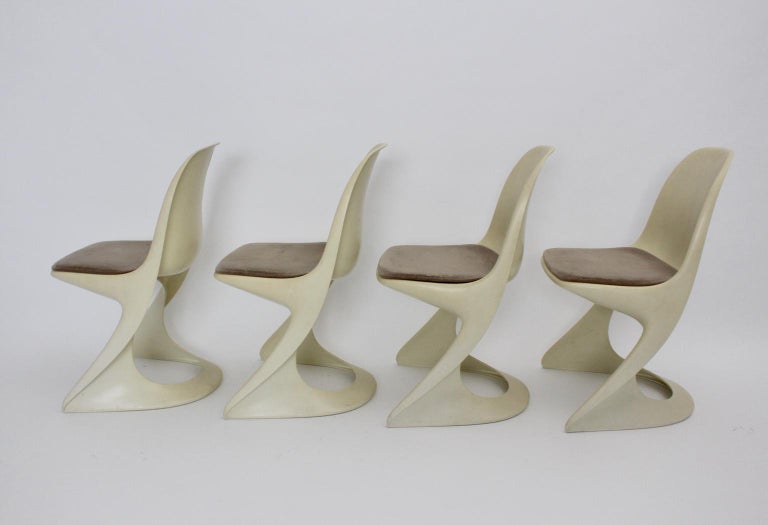 Space Age Four White Vintage Plastic Dining Chairs Alexander Begge