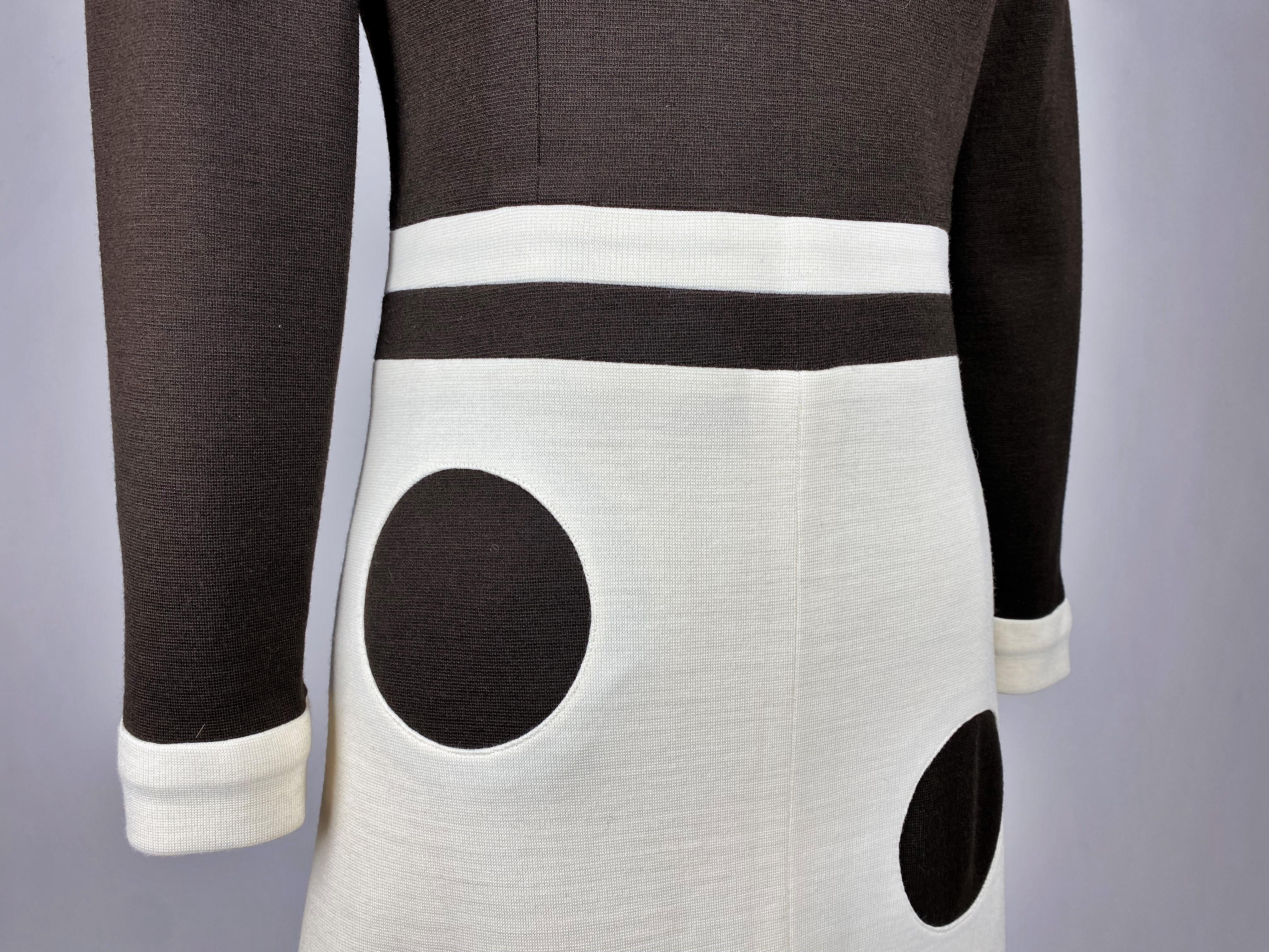 Vestido de punto francés de la Era Espacial al estilo de Pierre Cardin Circa 1975 en venta 7