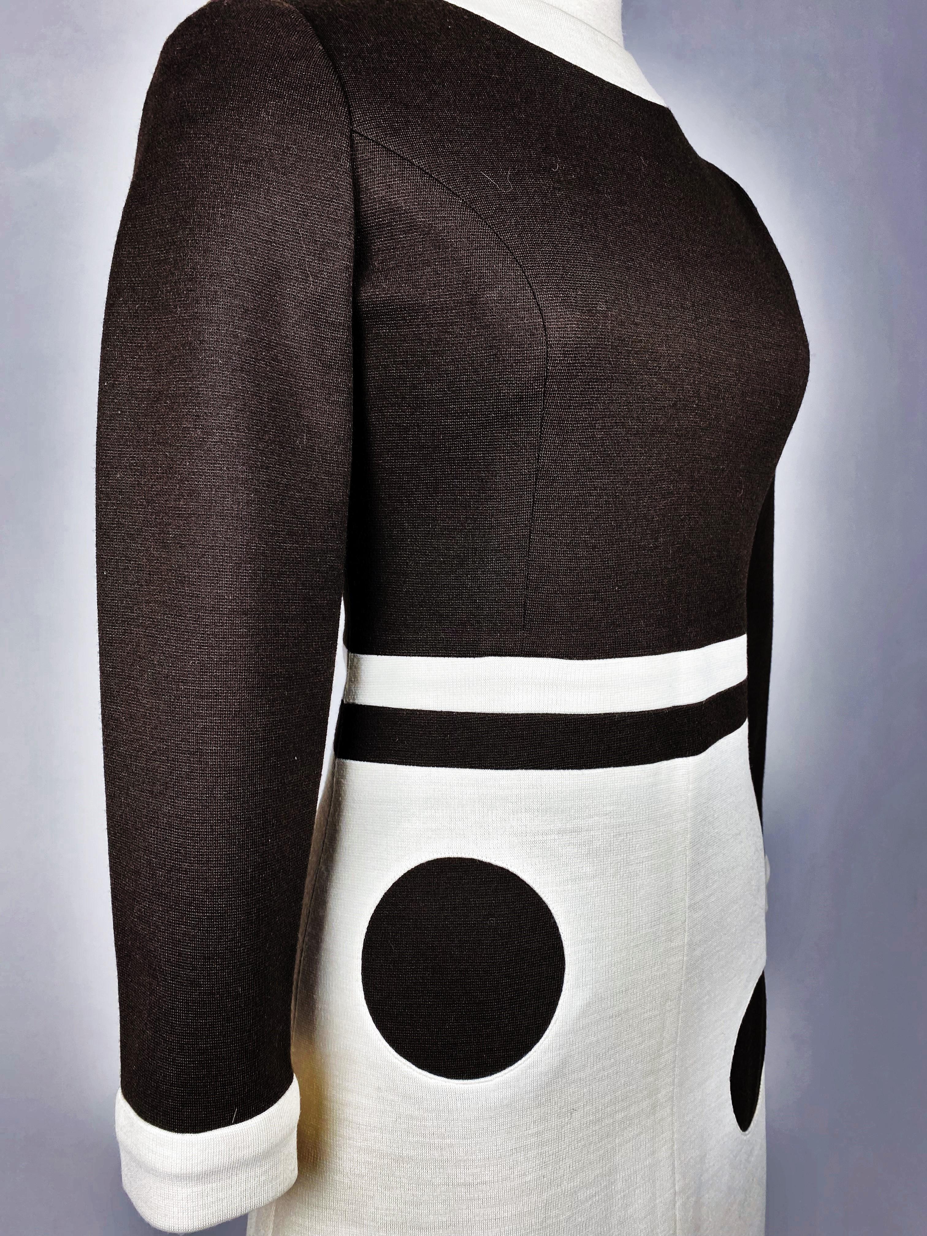 Vestido de punto francés de la Era Espacial al estilo de Pierre Cardin Circa 1975 en venta 2