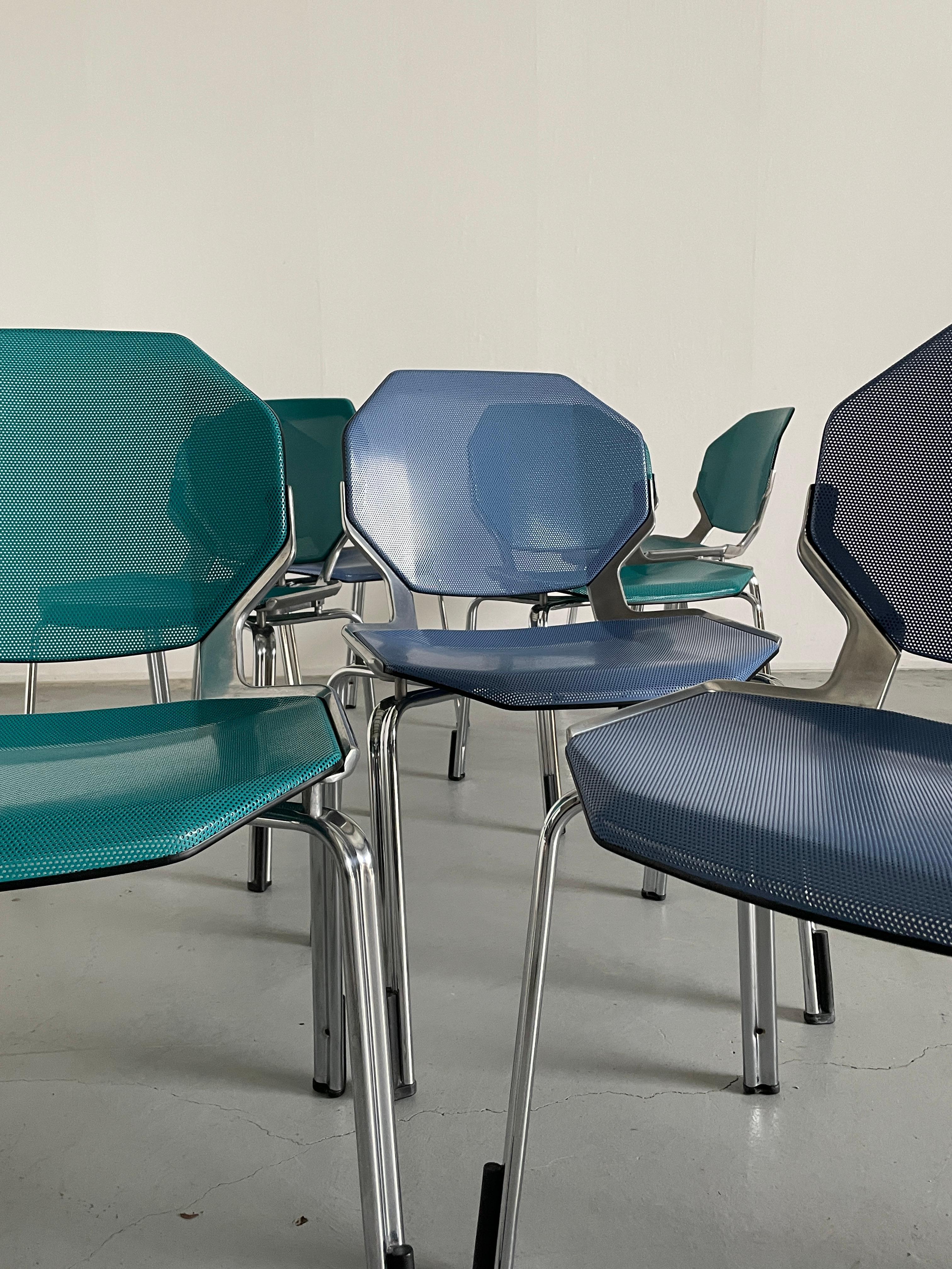 Chaises de salle à manger empilables octogonales futuristes d'A Space par Fröscher Sitform, années 90 en vente 6