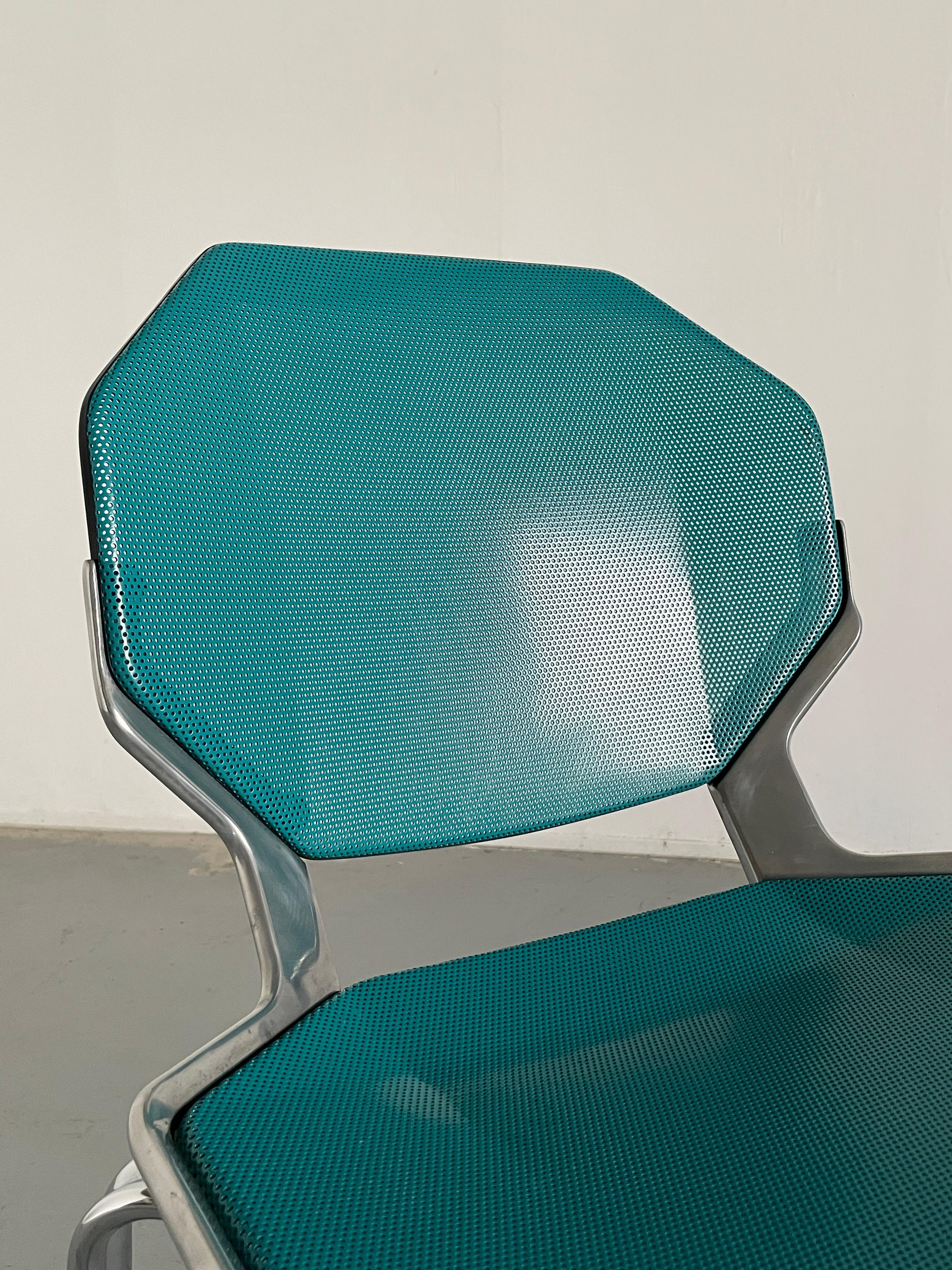 Chaises de salle à manger empilables octogonales futuristes d'A Space par Fröscher Sitform, années 90 en vente 2