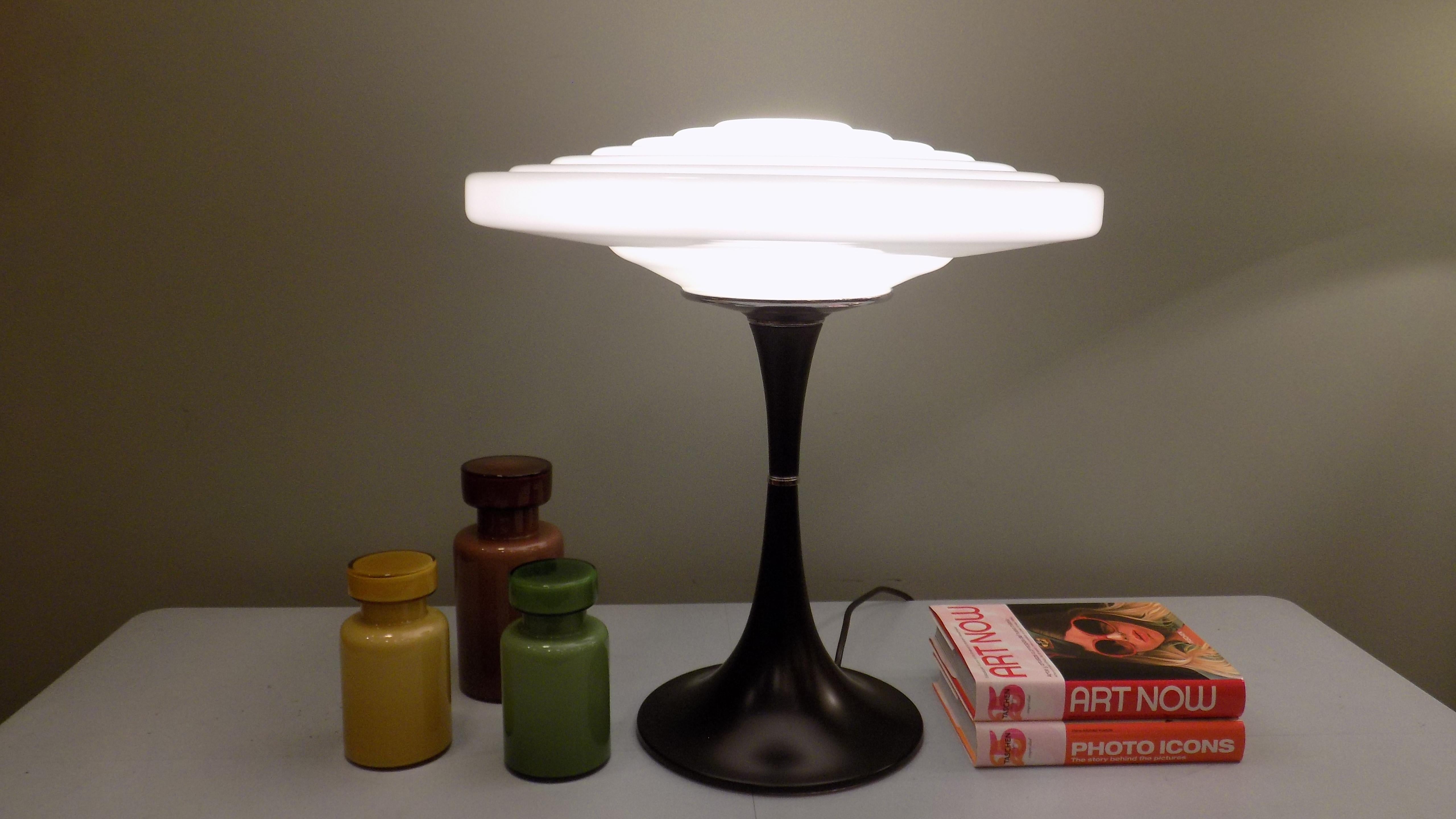 Space Age Gaivota Opaline Glass Table Lamp, 1970s In Good Condition In Lisboa, PT