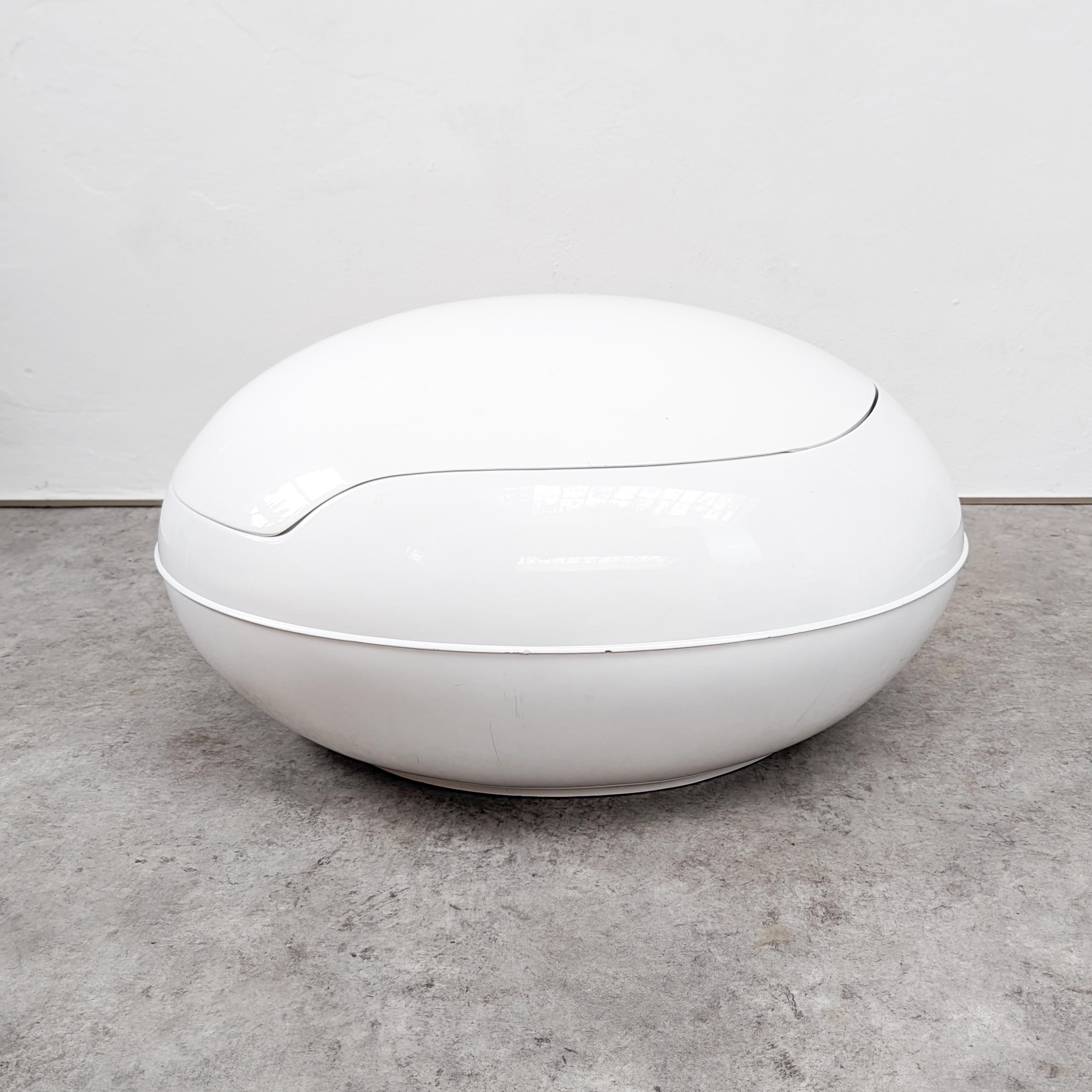 Mid-20th Century Space Age Garden Egg Chair by Peter Ghyczy for Reuter