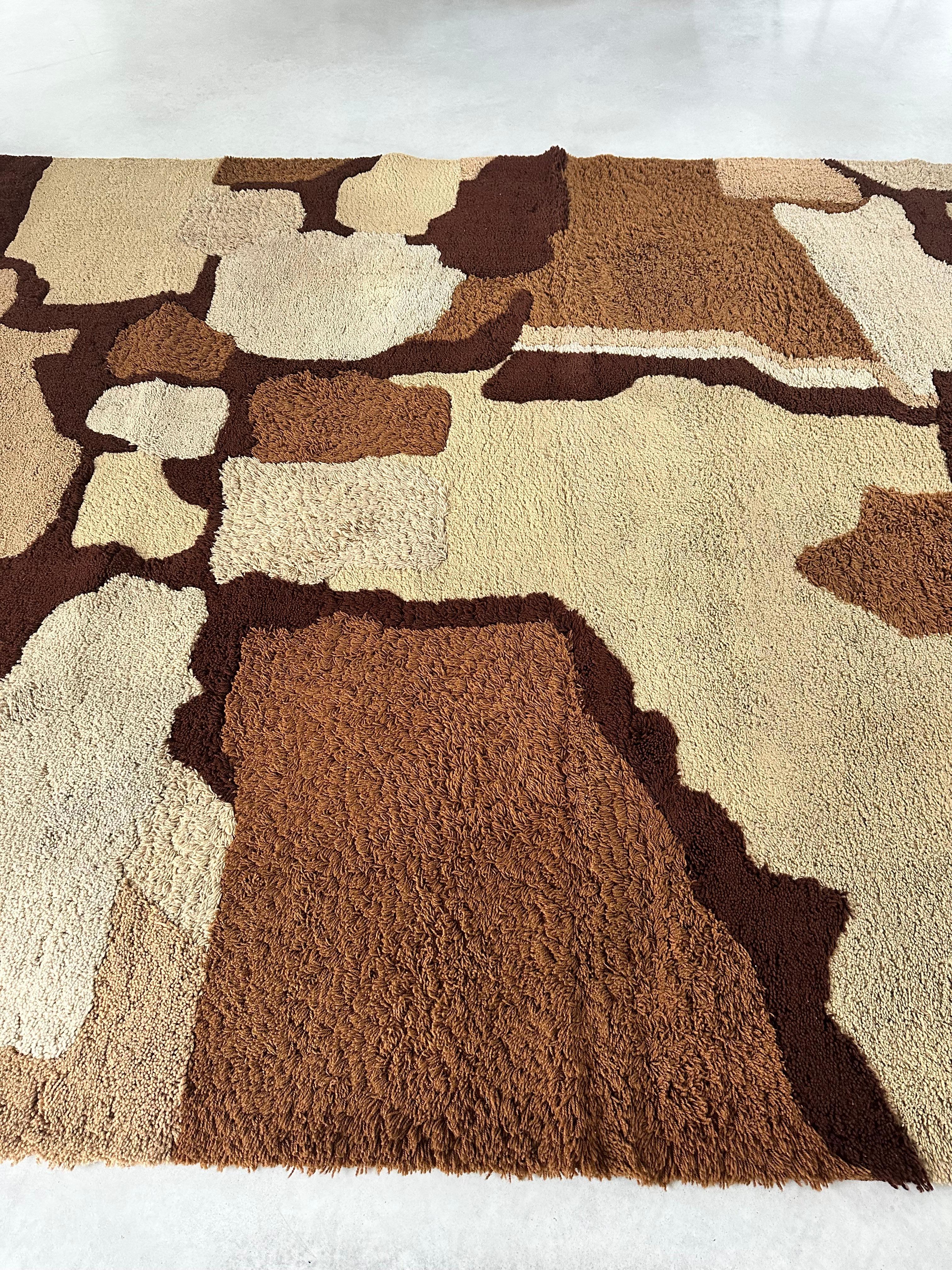 Deutscher Teppich aus dem Space Age von ADOROS, riesige Größe 118,11 x 78,74 Zoll, 1970er Jahre im Angebot 3