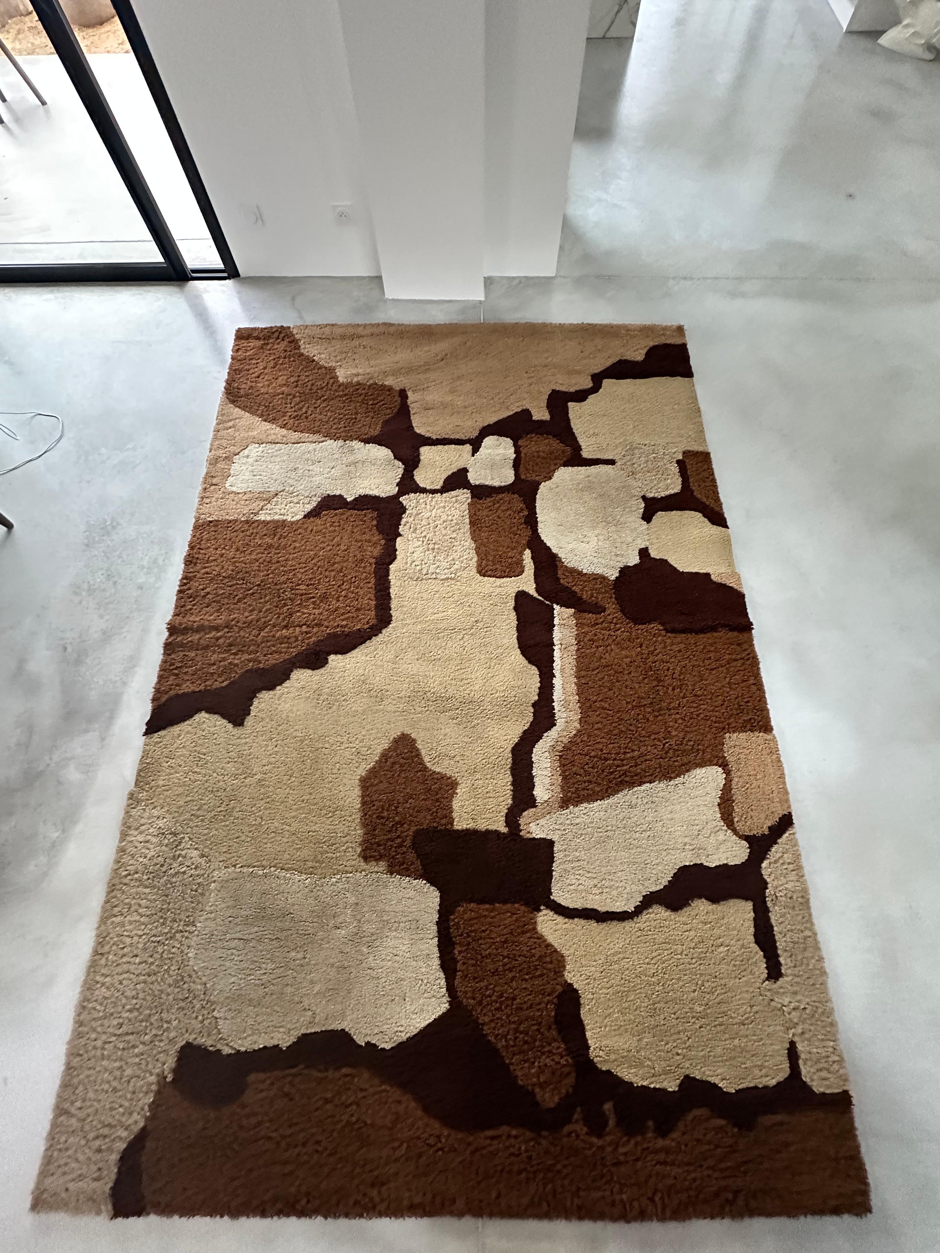 Bauhaus Space Age German rug high pile by ADOROS, huge size 118.11 x 78.74 in, 1970s For Sale