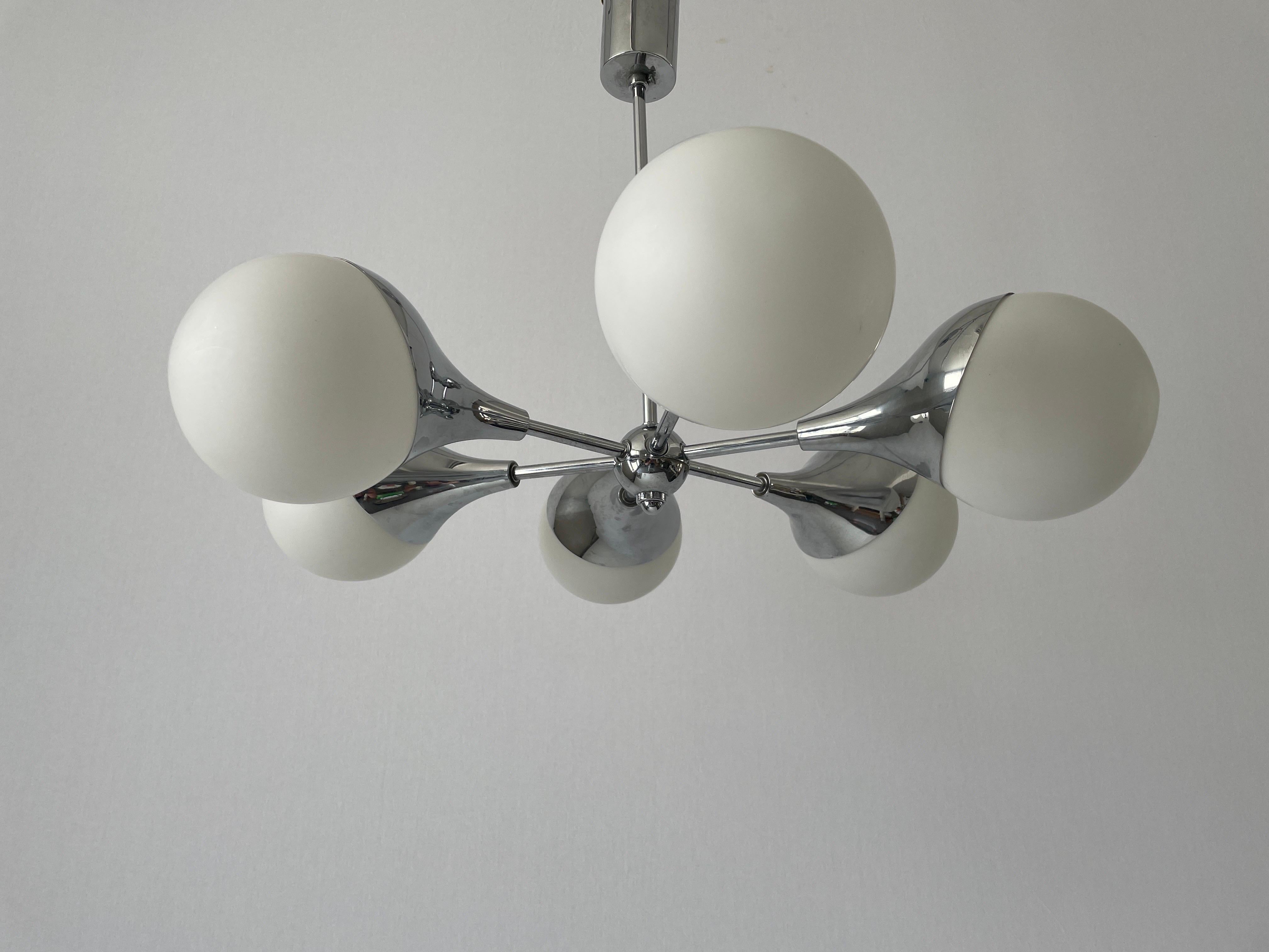 Space Age-Kronleuchter aus Glas und Chrom mit 6 Armen von Kaiser Leuchten, 1970er Jahre, Deutschland im Zustand „Hervorragend“ in Hagenbach, DE