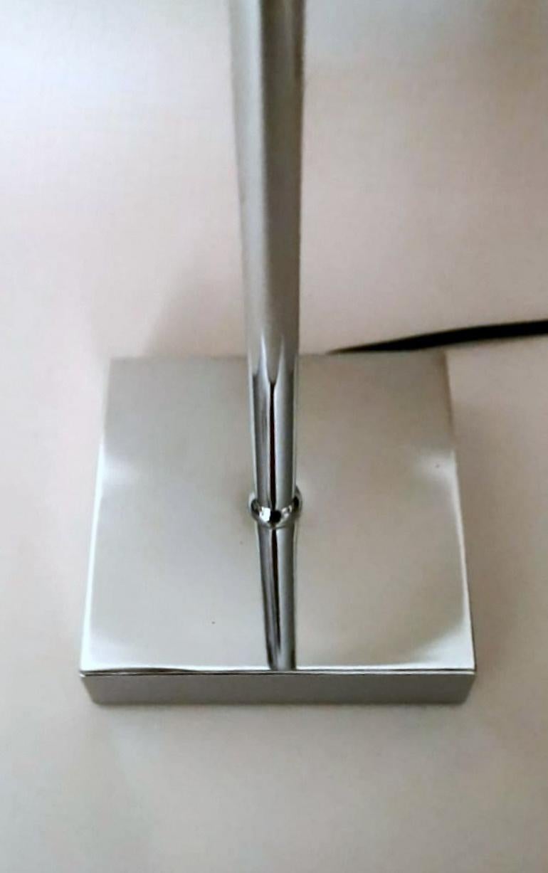 La Era Espacial  Lámpara de mesa italiana de metal cromado estilo Goffredo Reggiani en venta 6