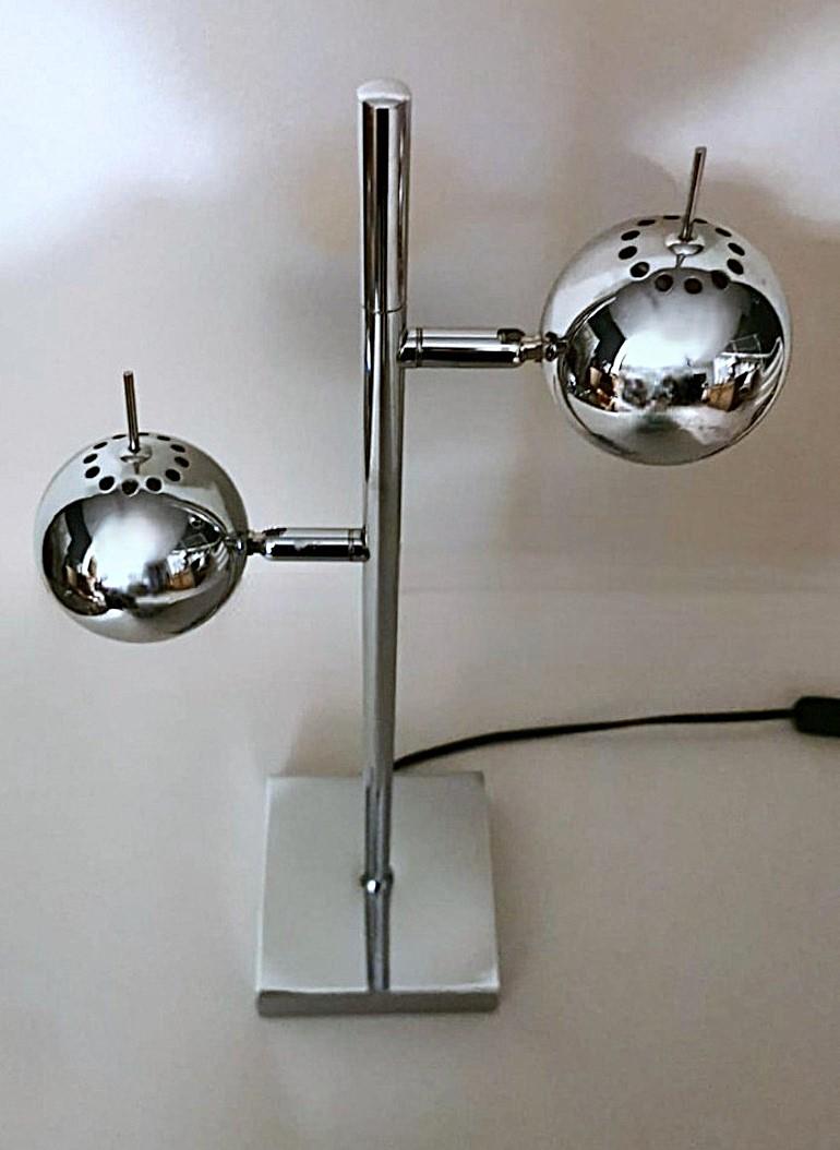 La Era Espacial  Lámpara de mesa italiana de metal cromado estilo Goffredo Reggiani Galvanizado en venta