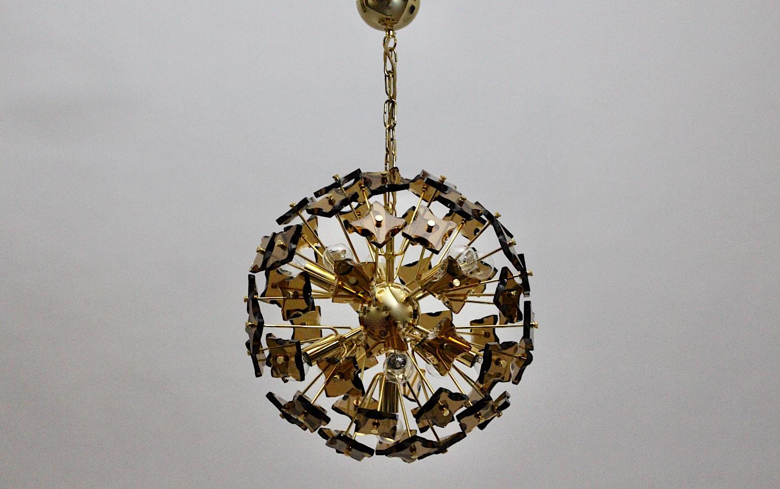 Space Age Golden Vintage Glass Sputnik Chandelier Style Fontana Arte 1960s Italy In Good Condition In Vienna, AT