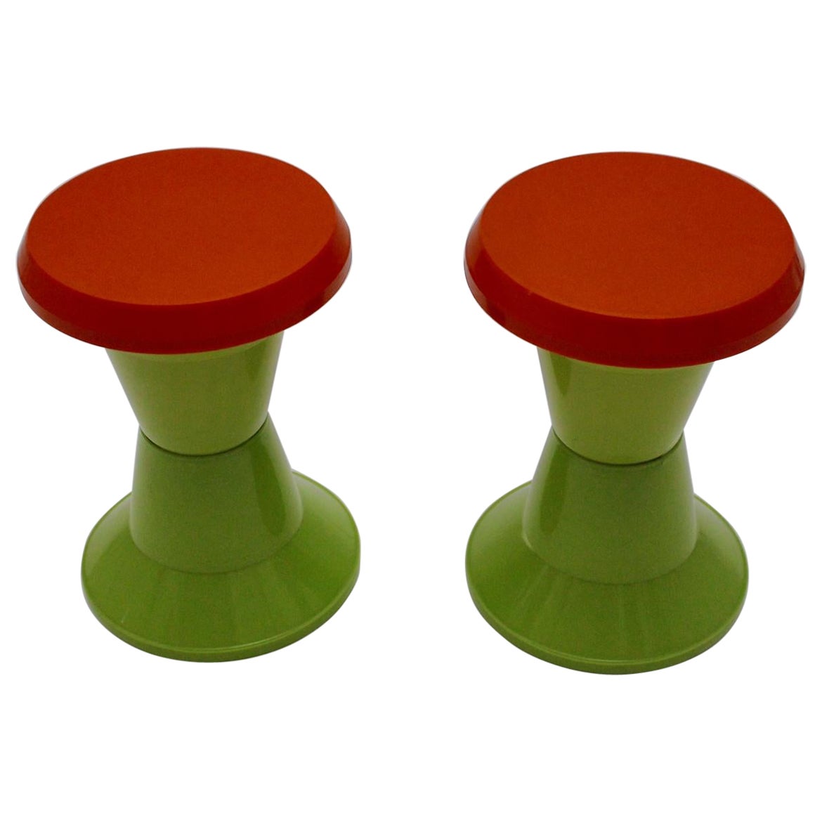 Paire de tabourets en plastique verts et rouges de l'ère spatiale Duo, vers 1970, Italie