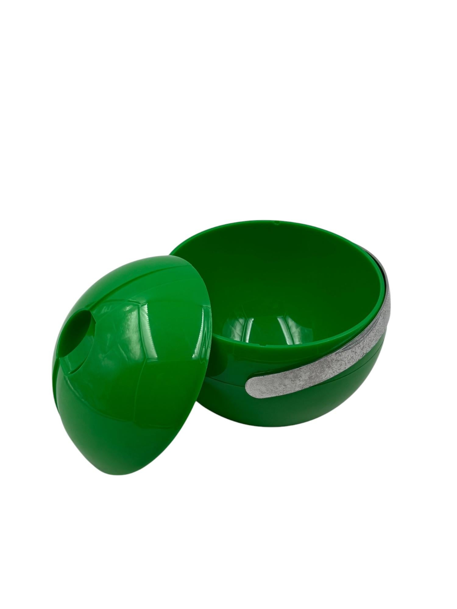 Space age green Ice Bucket, Guzzini Italy, ca. 1970s For Sale 3