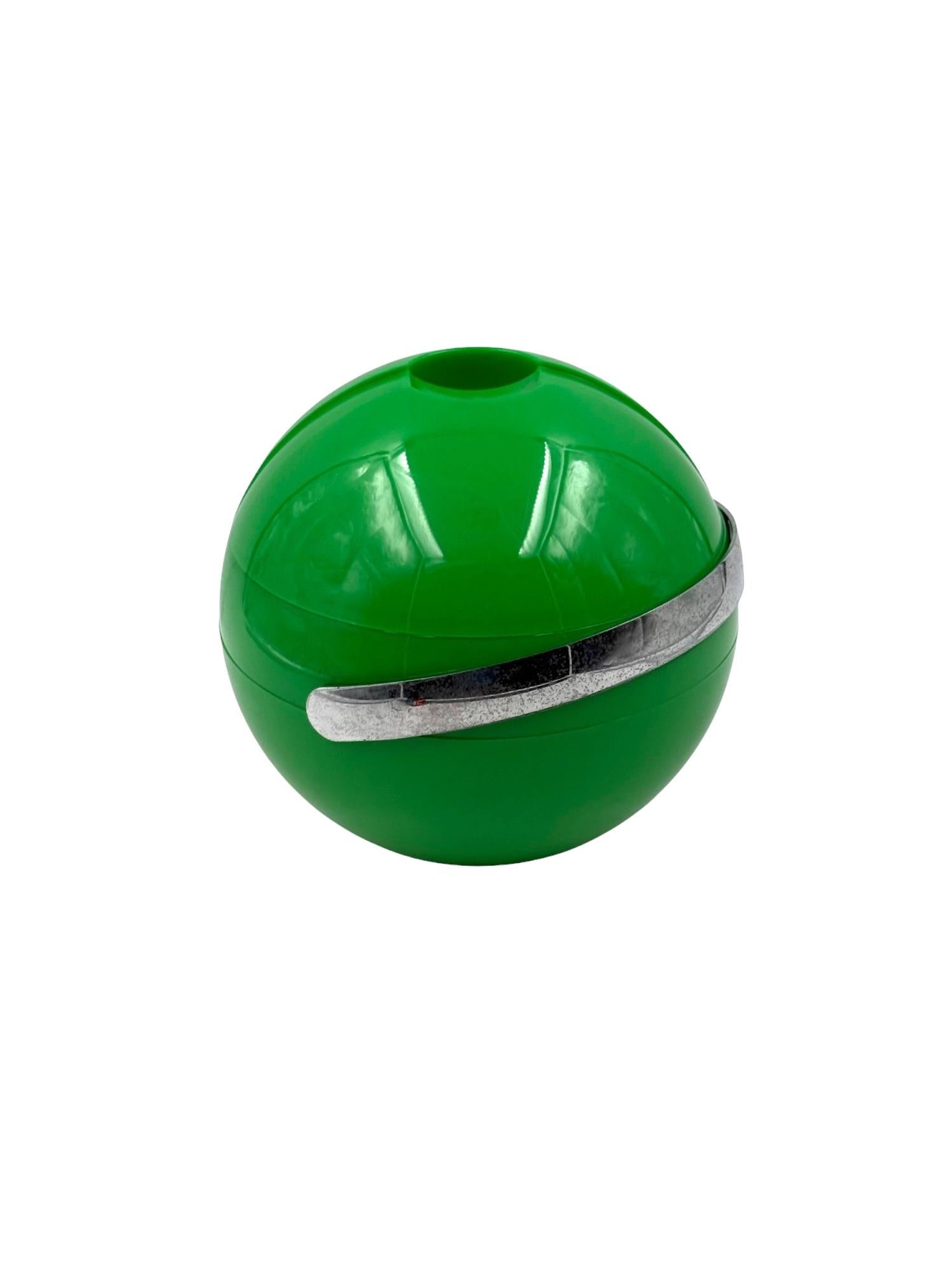 Late 20th Century Space age green Ice Bucket, Guzzini Italy, ca. 1970s For Sale