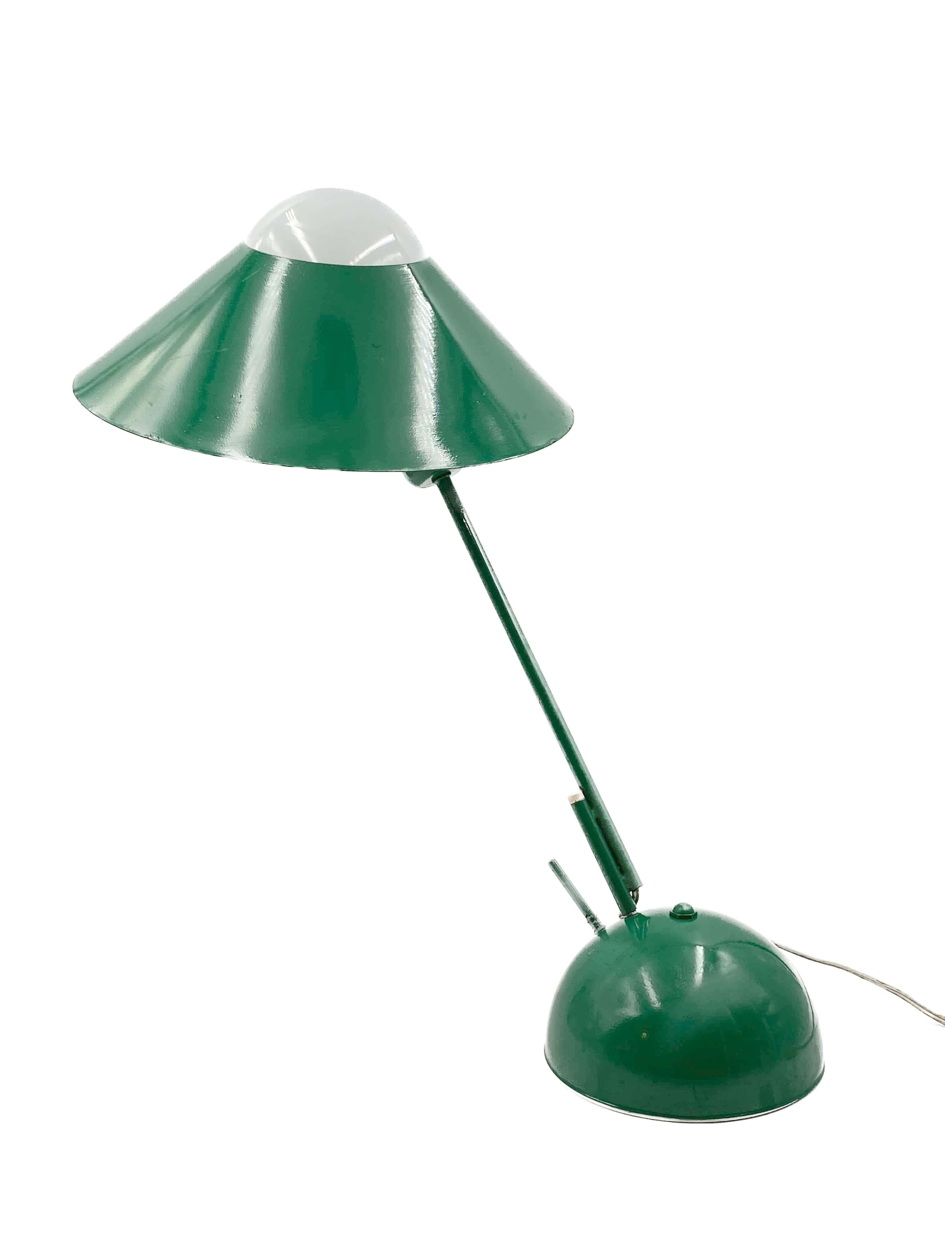 Space Age green table lamp, Italy, 1970s For Sale 8