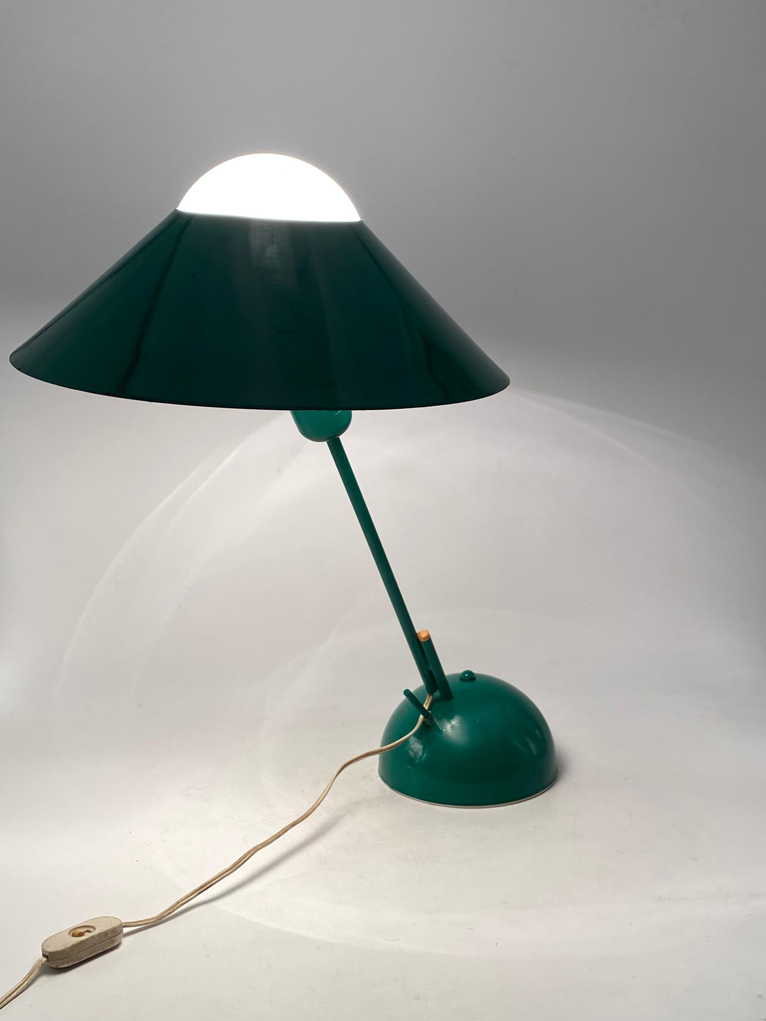 Space Age green table lamp, Italy, 1970s For Sale 11