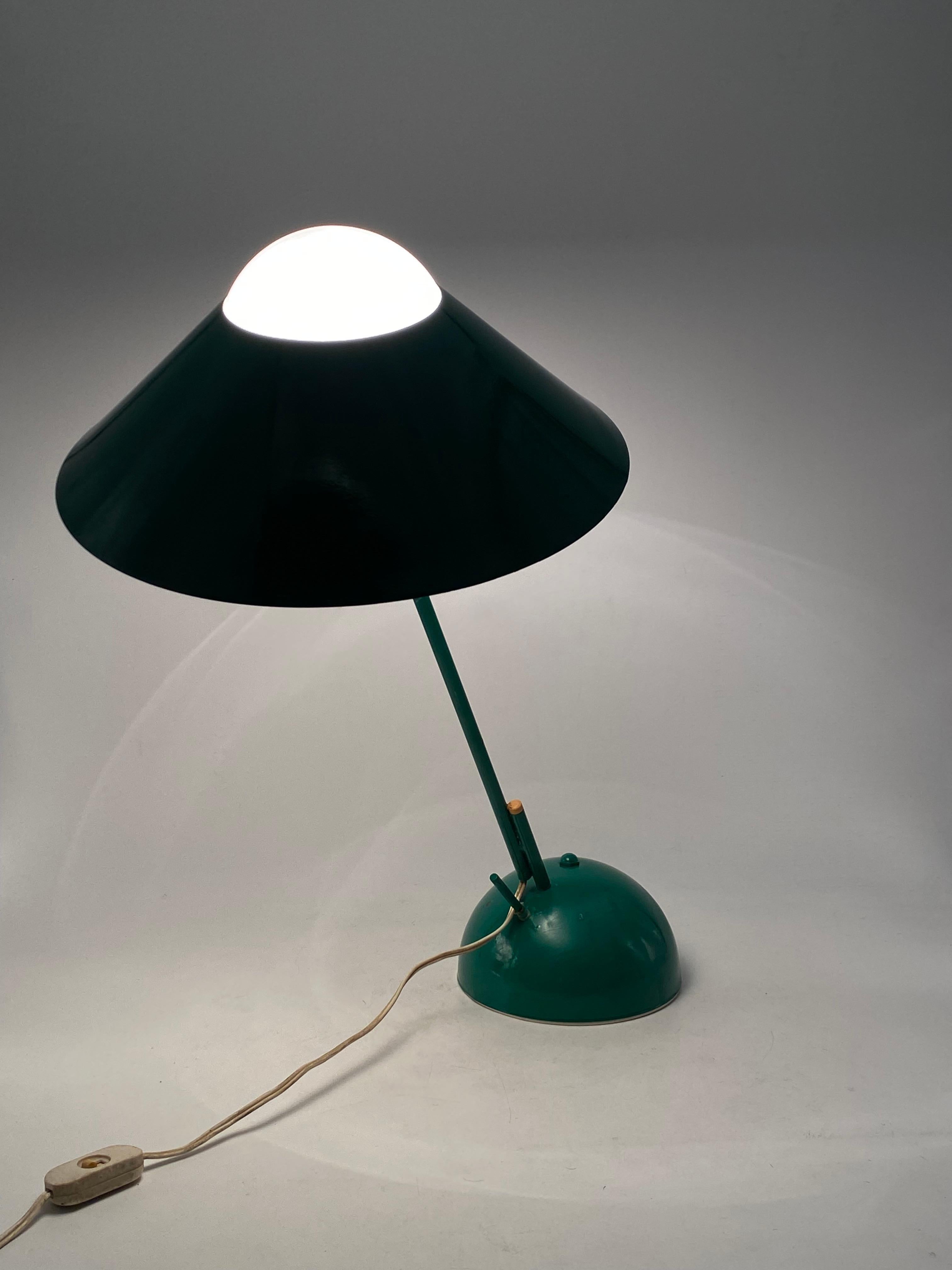 Space Age green table lamp, Italy, 1970s For Sale 12