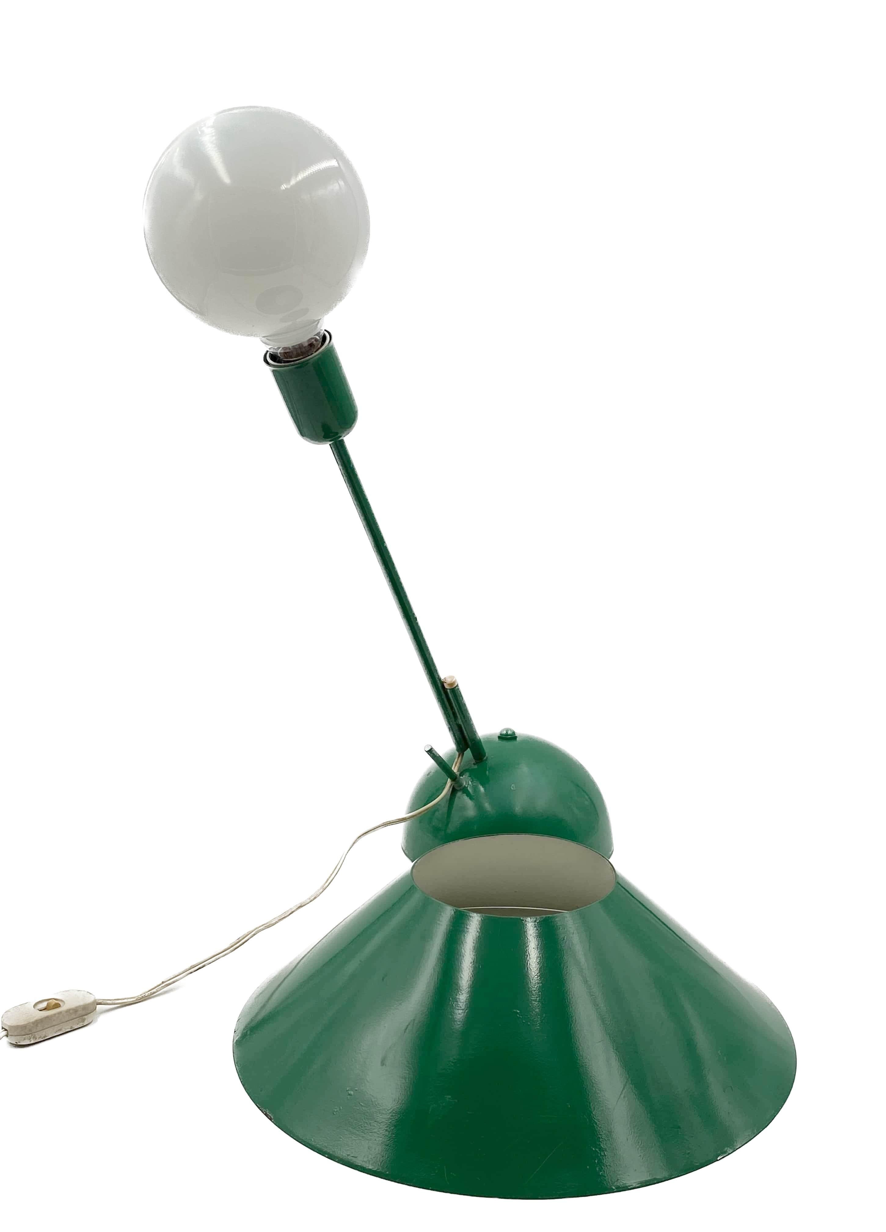Space Age grüne Tischlampe, Italien, 1970er Jahre im Angebot 14