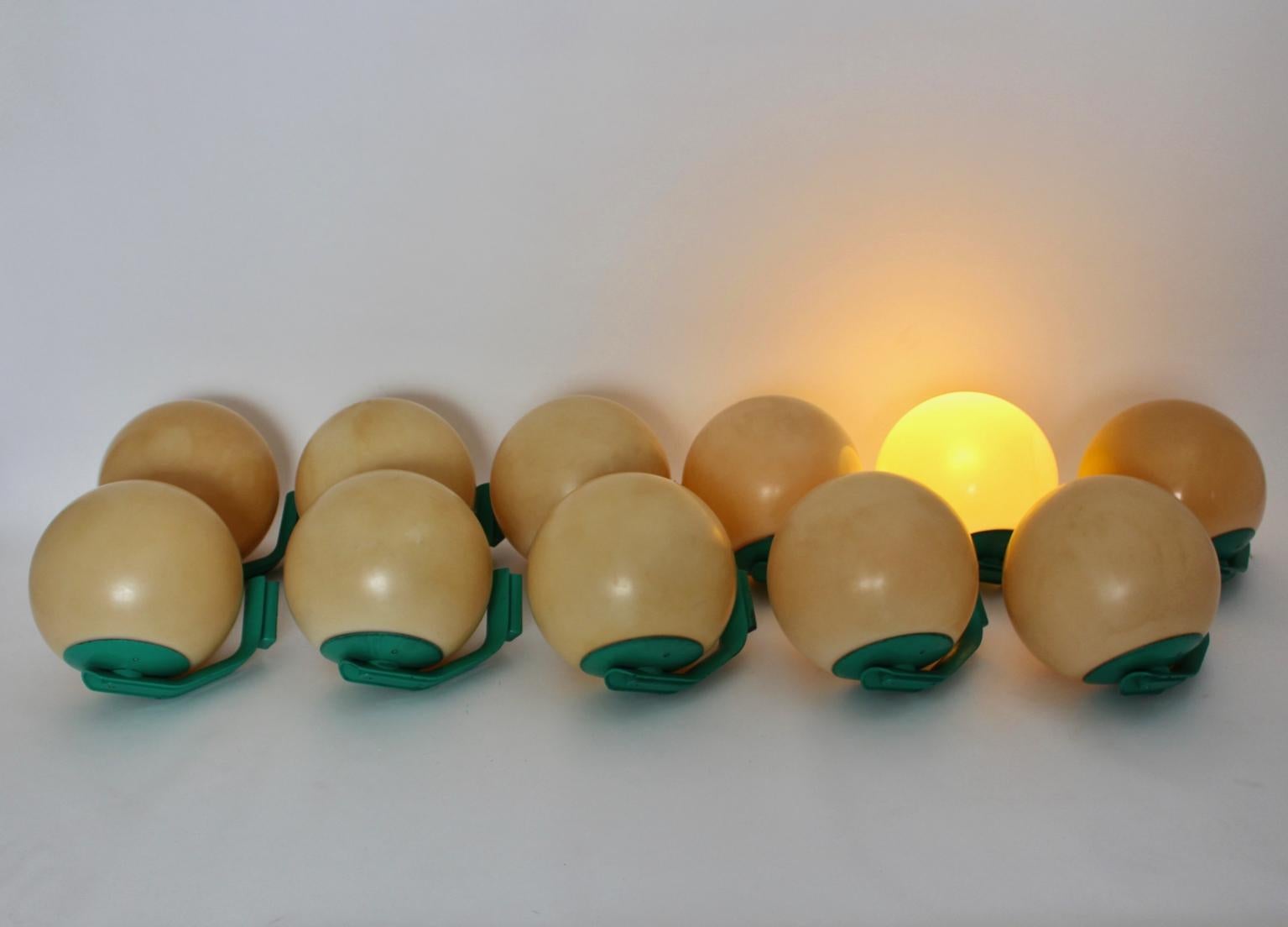 Space Age Green Vintage Outdoor Plastic Globe Wall Lamps by Guzzini, 1970s Italy 4