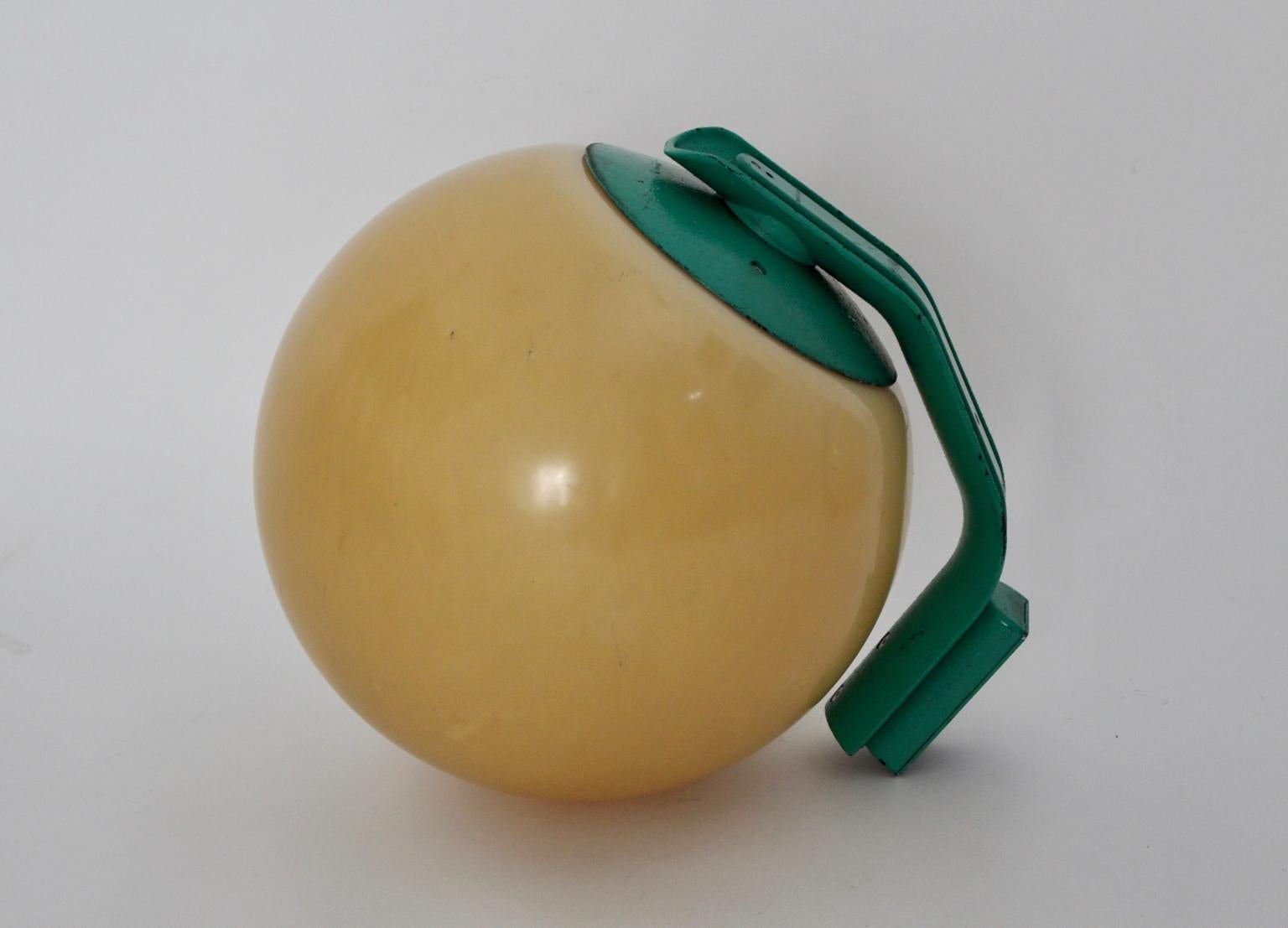 Space Age Green Vintage Outdoor Plastic Globe Wall Lamps by Guzzini, 1970s Italy 10