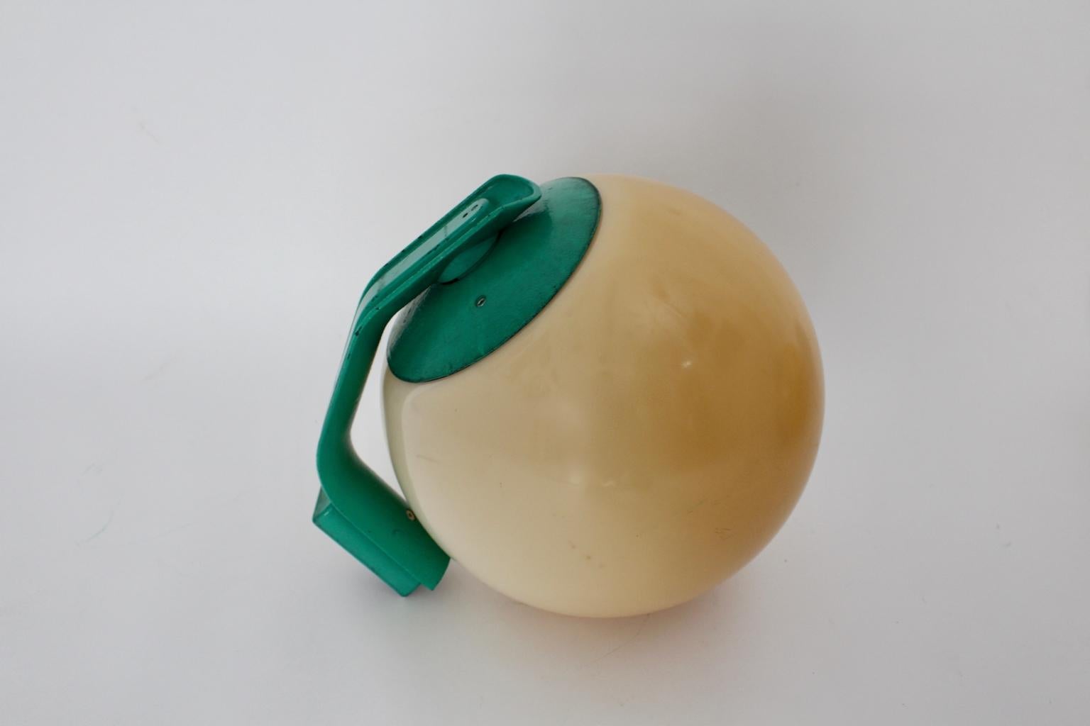 Space Age Green Vintage Outdoor Plastic Globe Wall Lamps by Guzzini, 1970s Italy 14