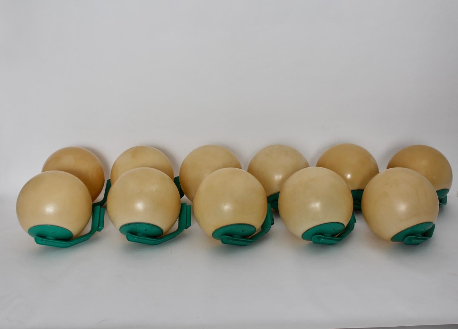 Space Age Green Vintage Outdoor Plastic Globe Wall Lamps by Guzzini, 1970s Italy 1