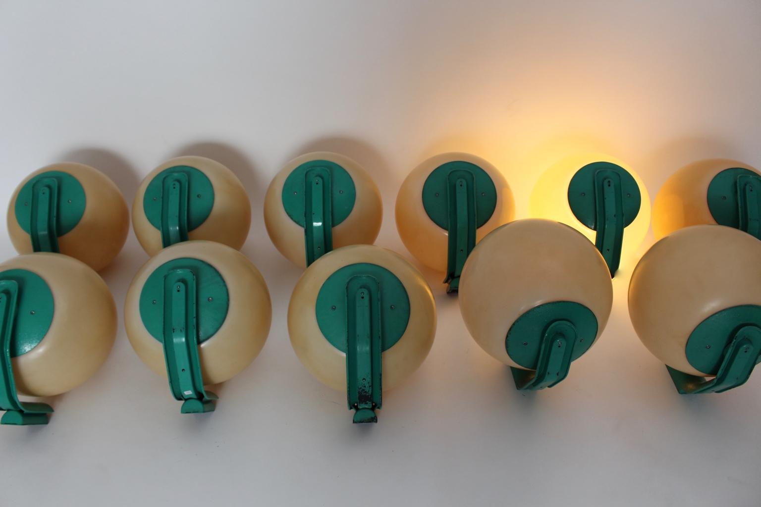 Space Age Green Vintage Outdoor Plastic Globe Wall Lamps by Guzzini, 1970s Italy 3