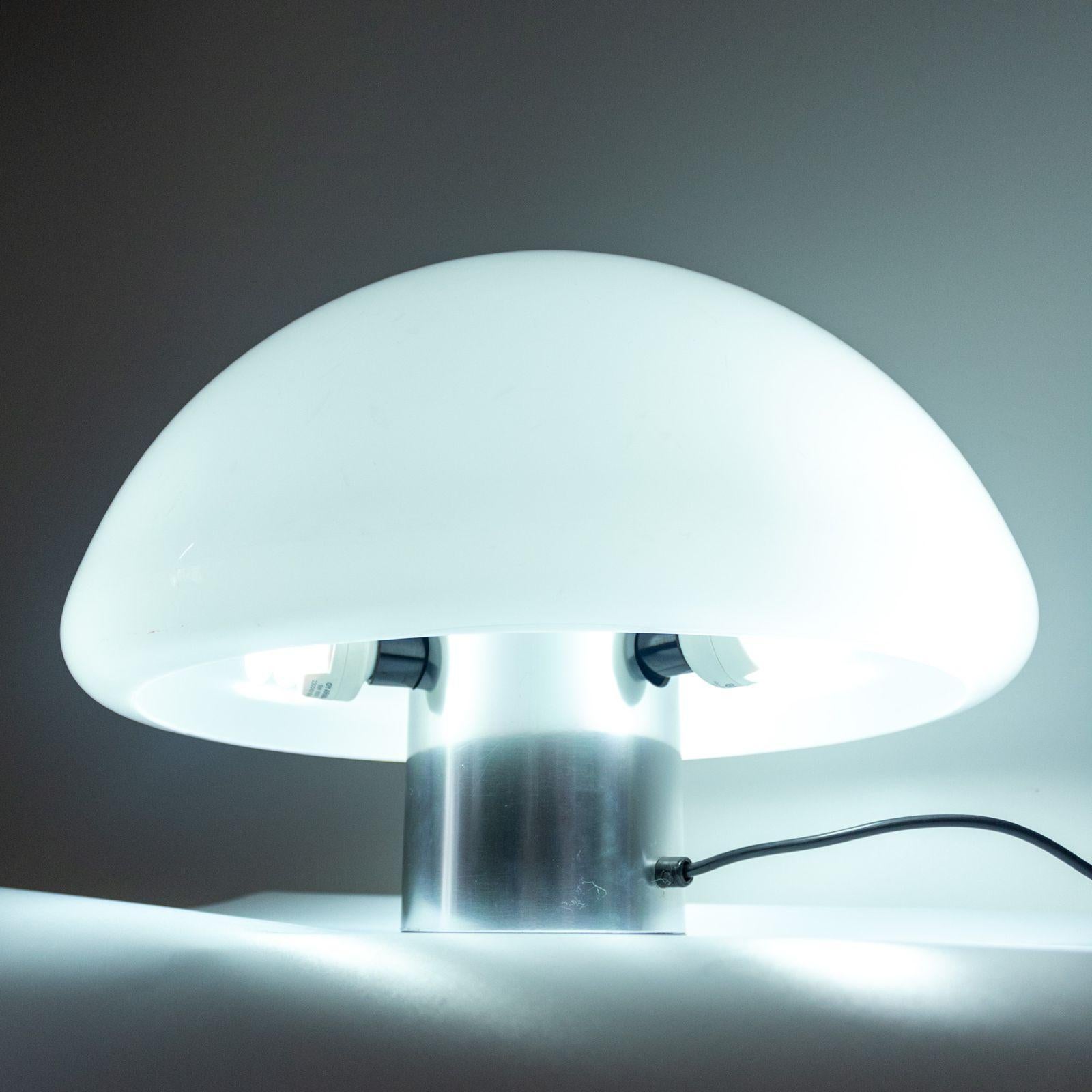 Space Age Guzzini Table Lamp, Model 4030, Italy 1970 In Good Condition For Sale In Ceglie Messapica, IT