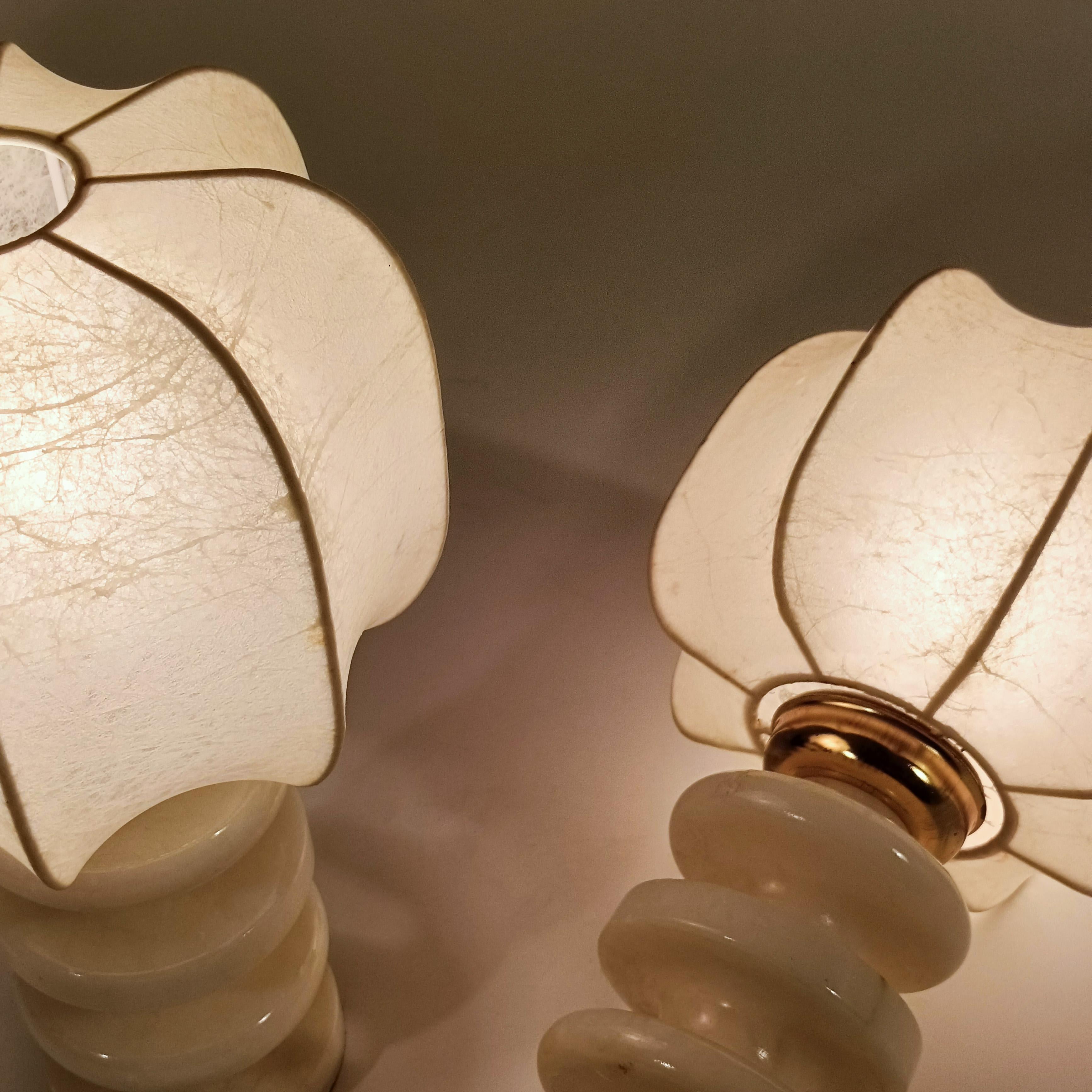 Cocoon resin. Space Age hand-crafted table lamps, Italy, 1970s en venta 2
