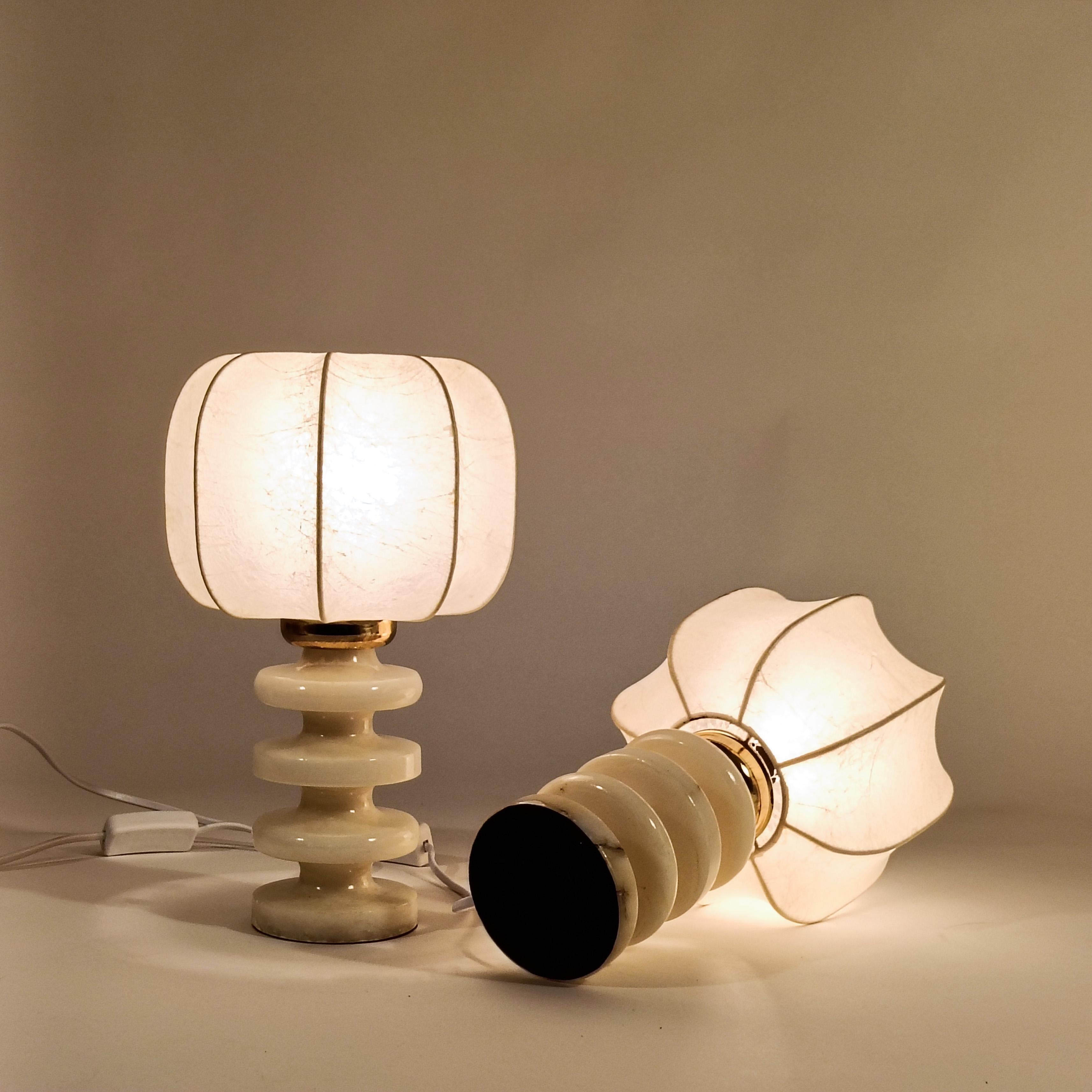 Cocoon resin. Space Age hand-crafted table lamps, Italy, 1970s en Bueno estado para la venta en SANT ADRIÀ DE BESÒS, ES