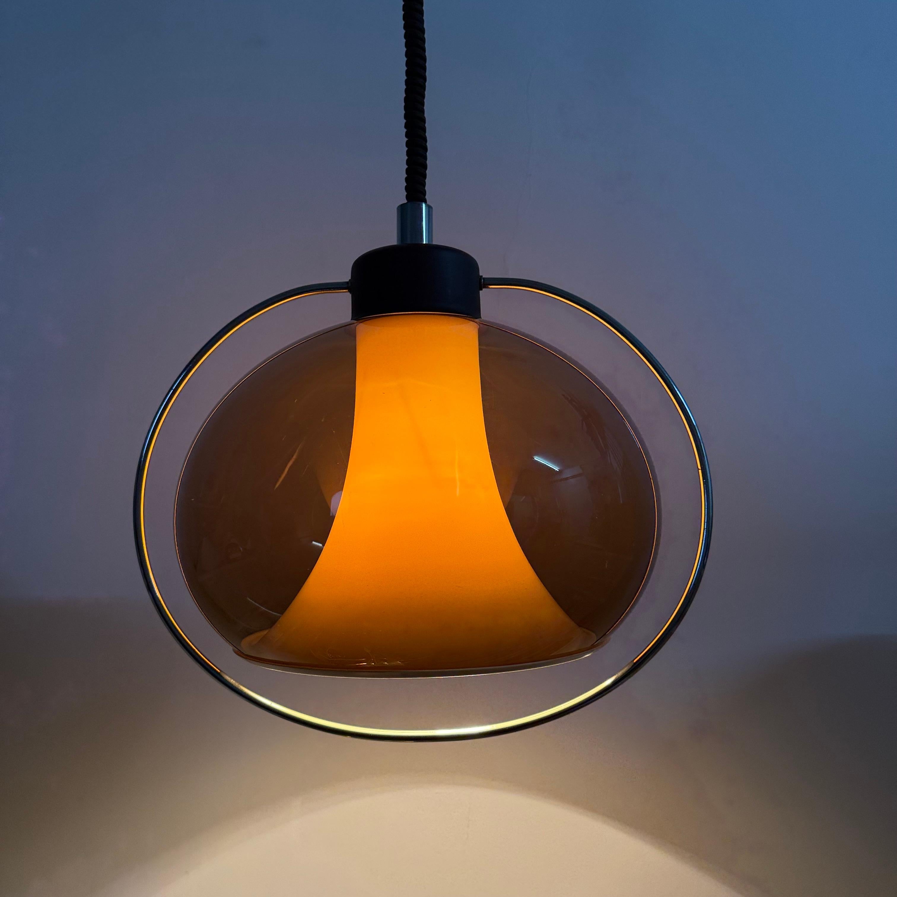 Lampe suspendue de l'ère spatiale, 1970 en vente 3