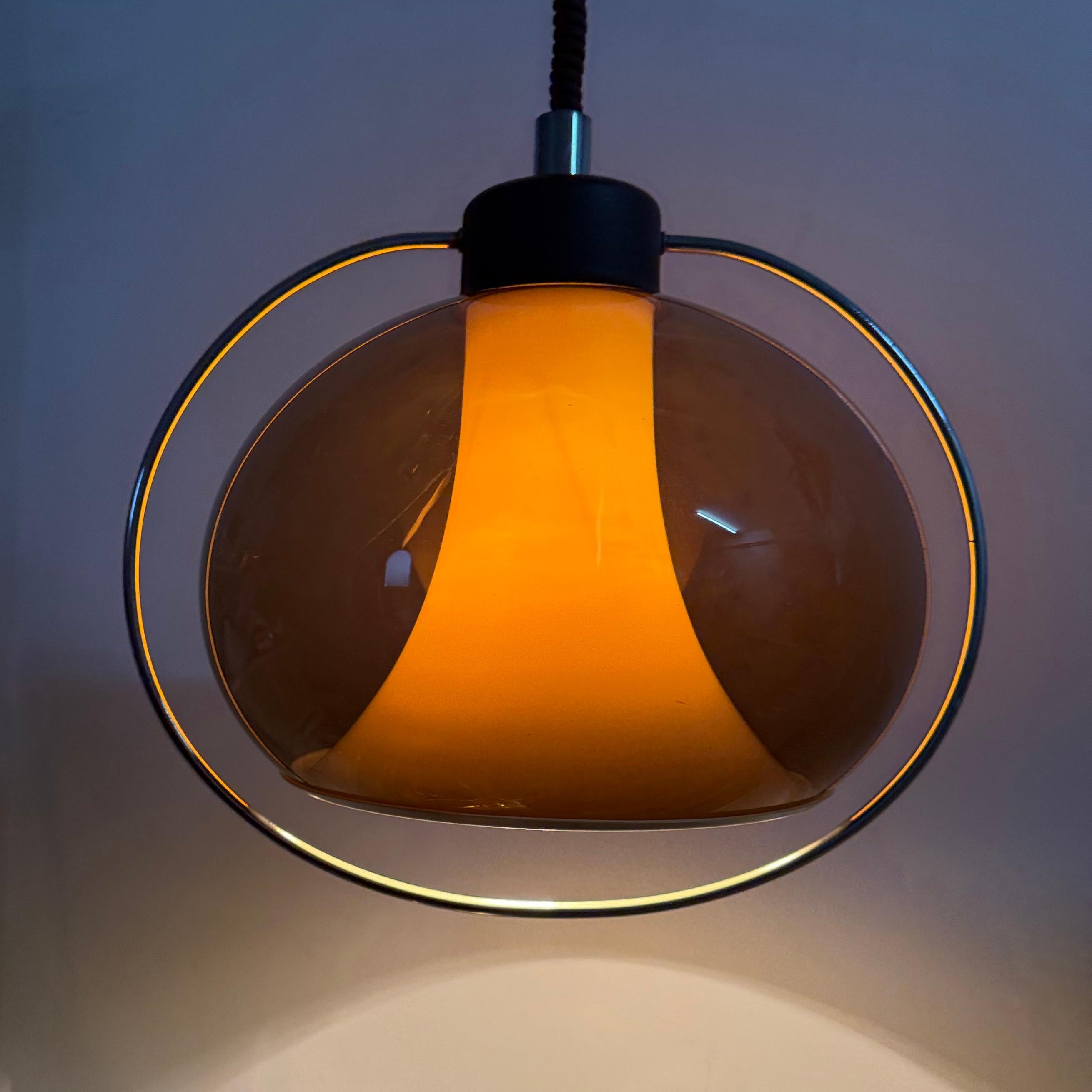Lampe suspendue de l'ère spatiale, 1970 en vente 4