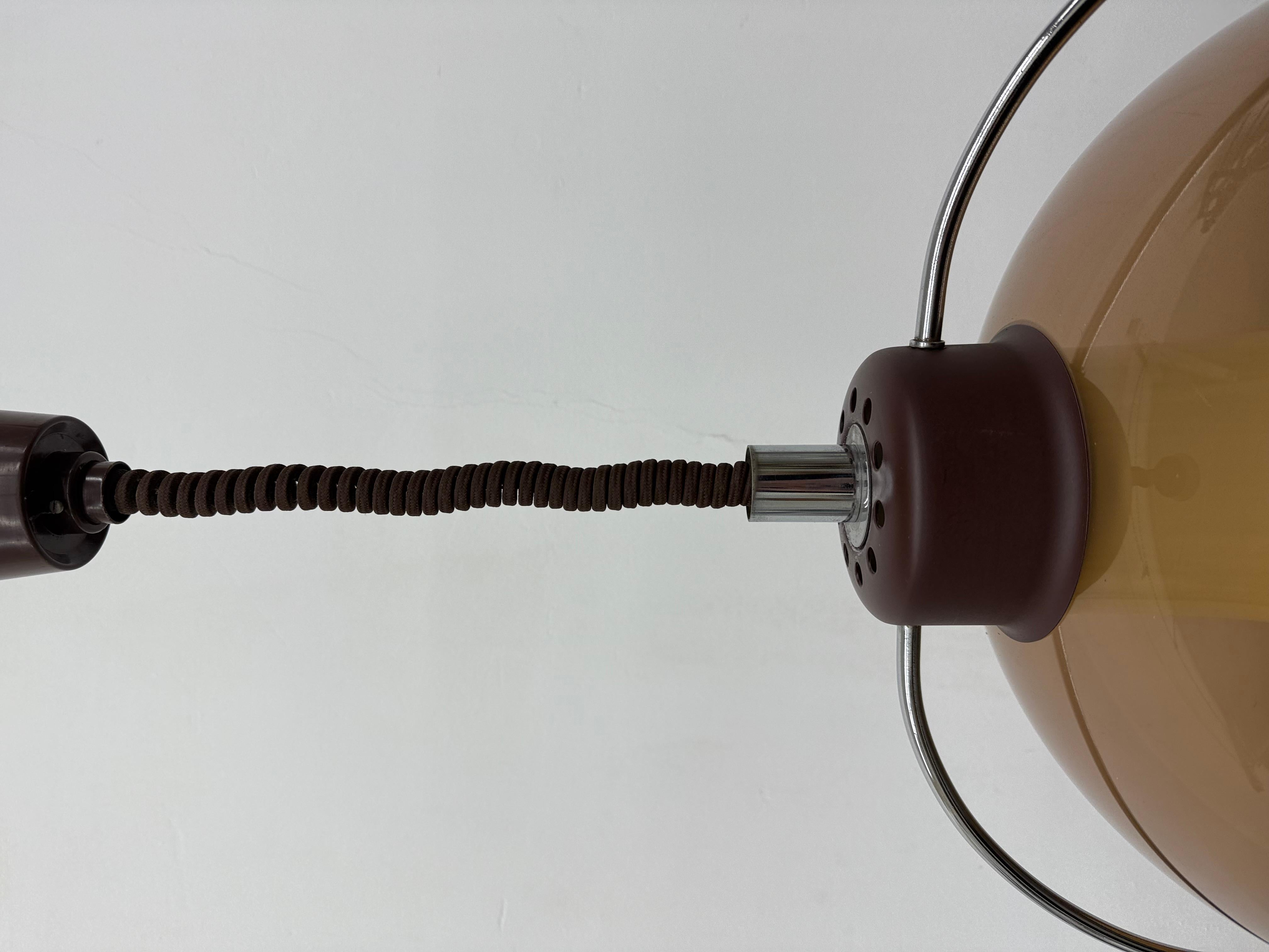 Lampe suspendue de l'ère spatiale, 1970 en vente 9