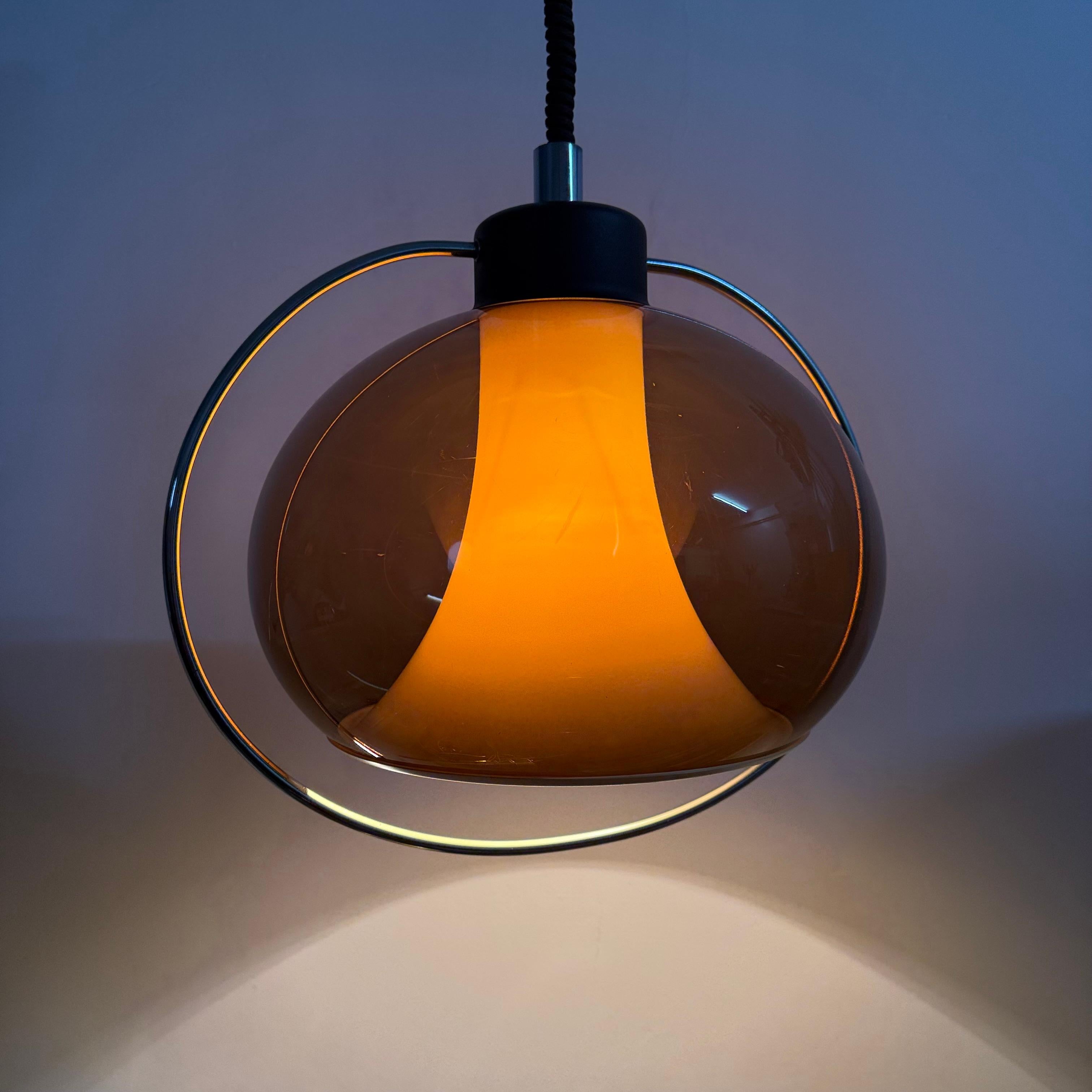 Néerlandais Lampe suspendue de l'ère spatiale, 1970 en vente