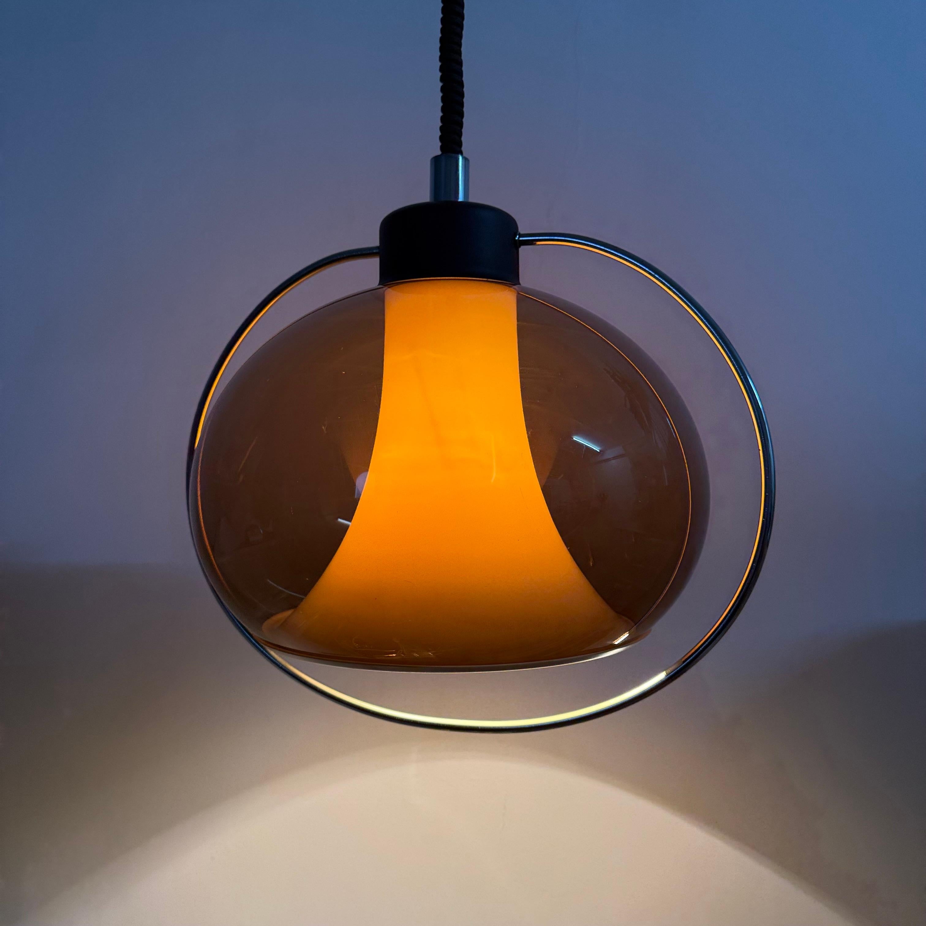 Lampe suspendue de l'ère spatiale, 1970 en vente 1