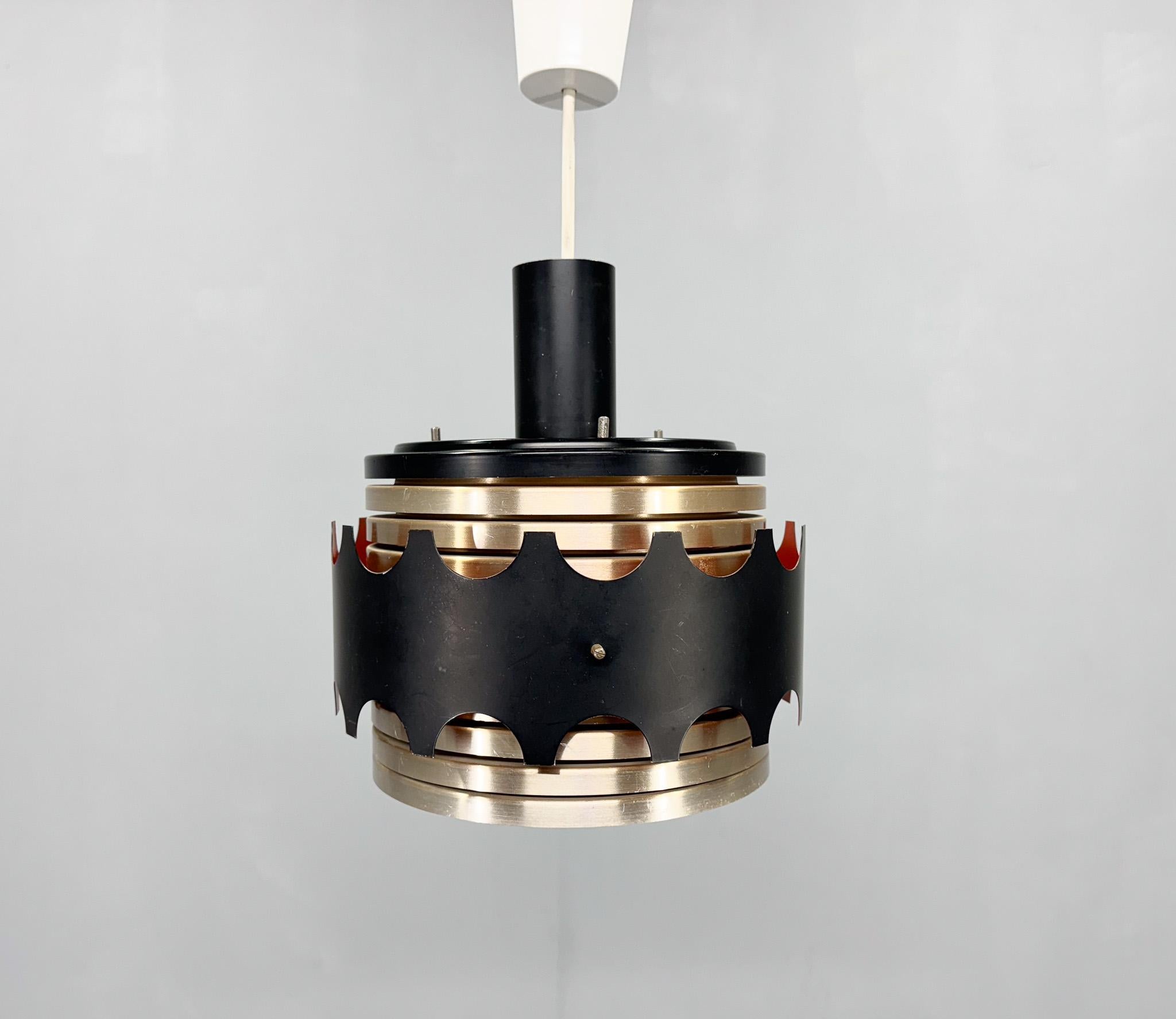 Mid-Century Modern Lampe suspendue de l'ère spatiale VEB Leuchten, Allemagne, 1970 en vente