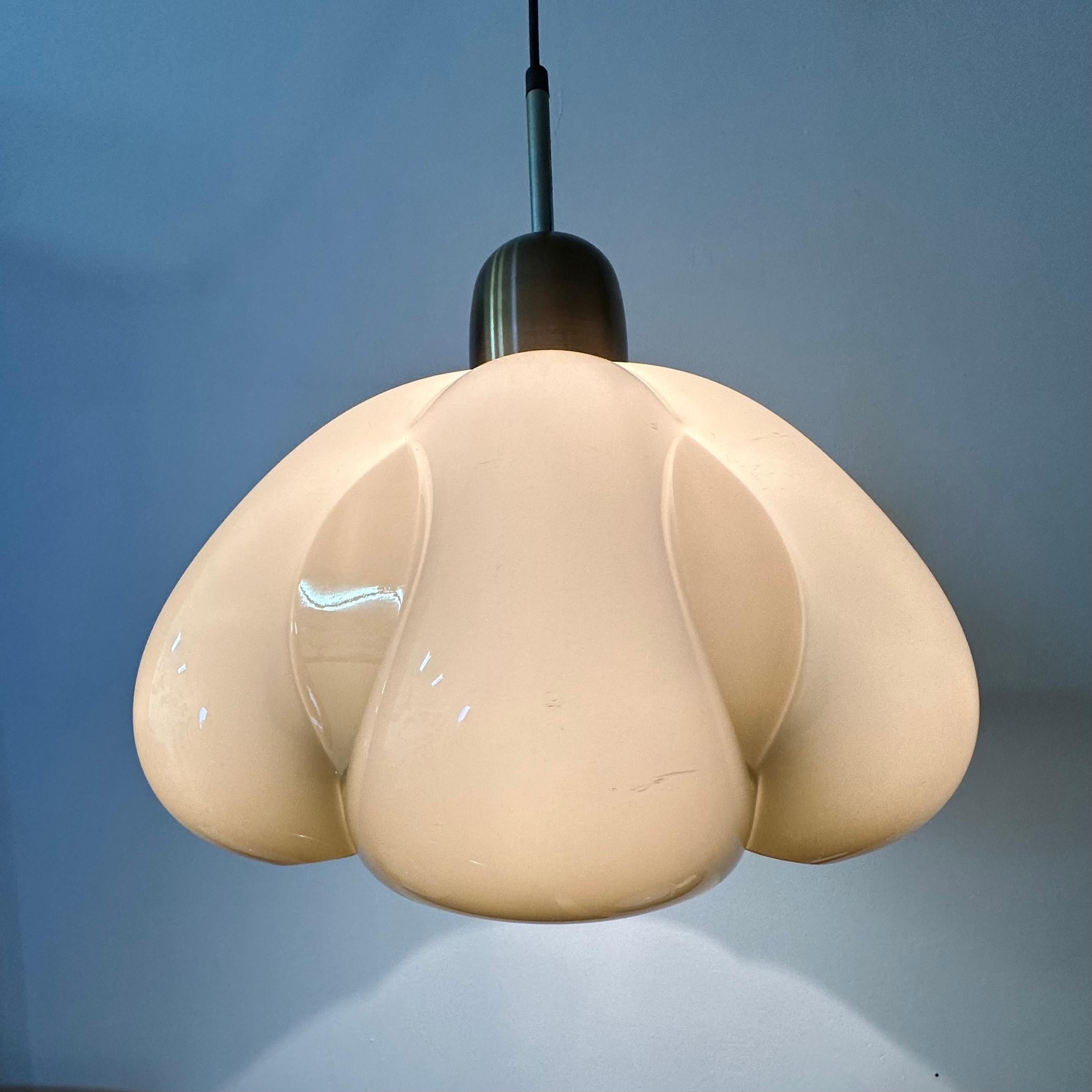 Lampada a sospensione a fungo A Space, anni '70 in vendita 6