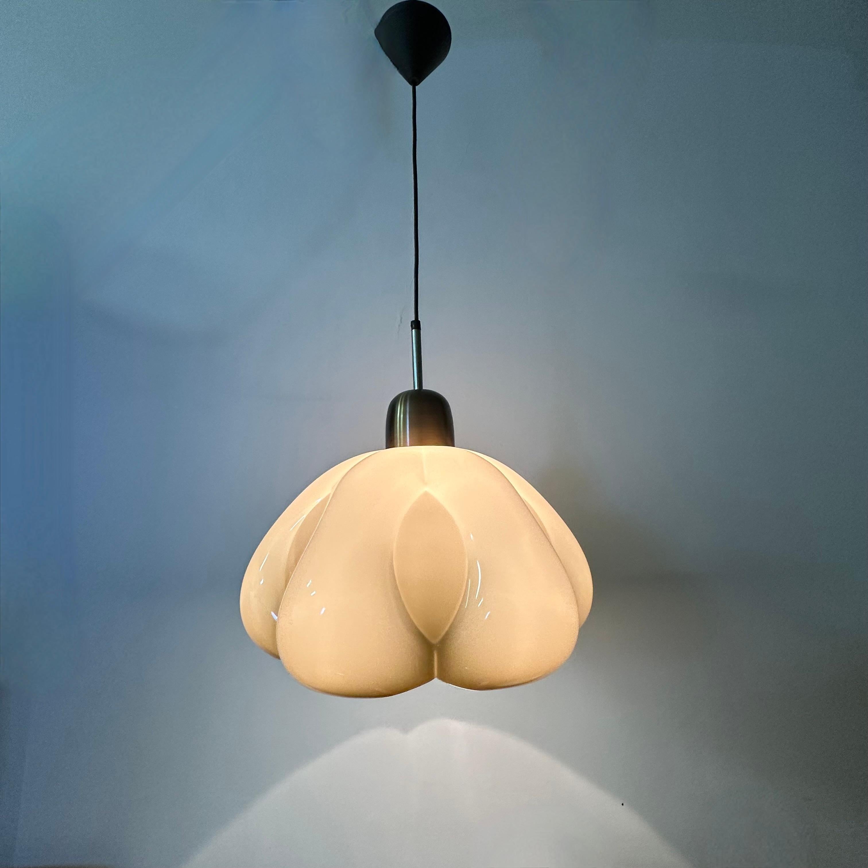 Lampada a sospensione a fungo A Space, anni '70 in vendita 1