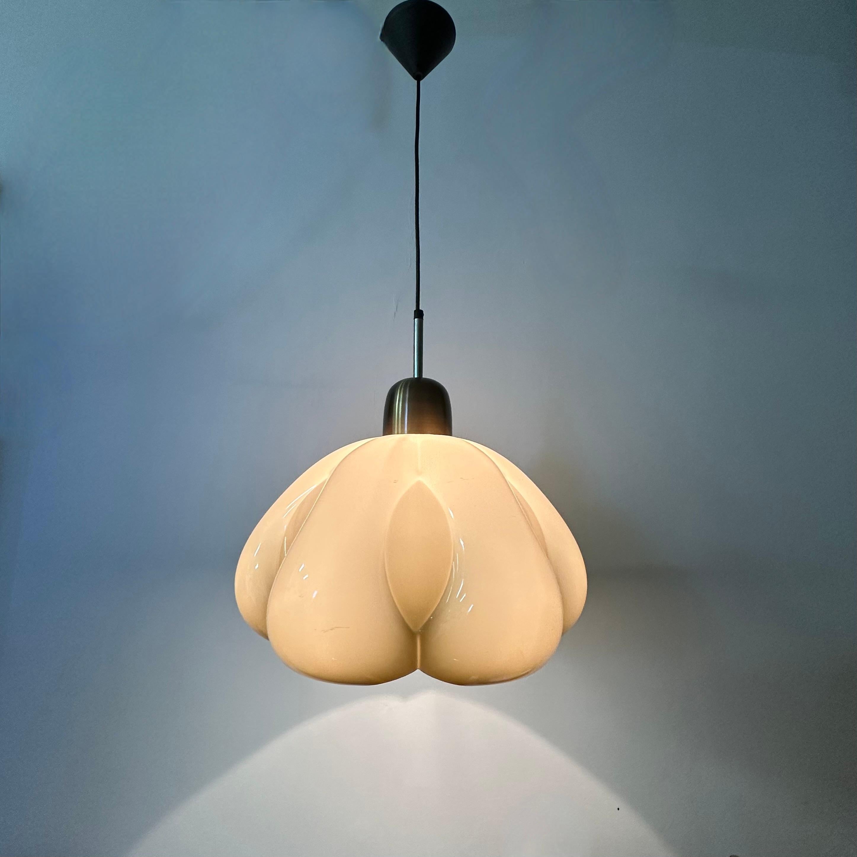Lampada a sospensione a fungo A Space, anni '70 in vendita 3