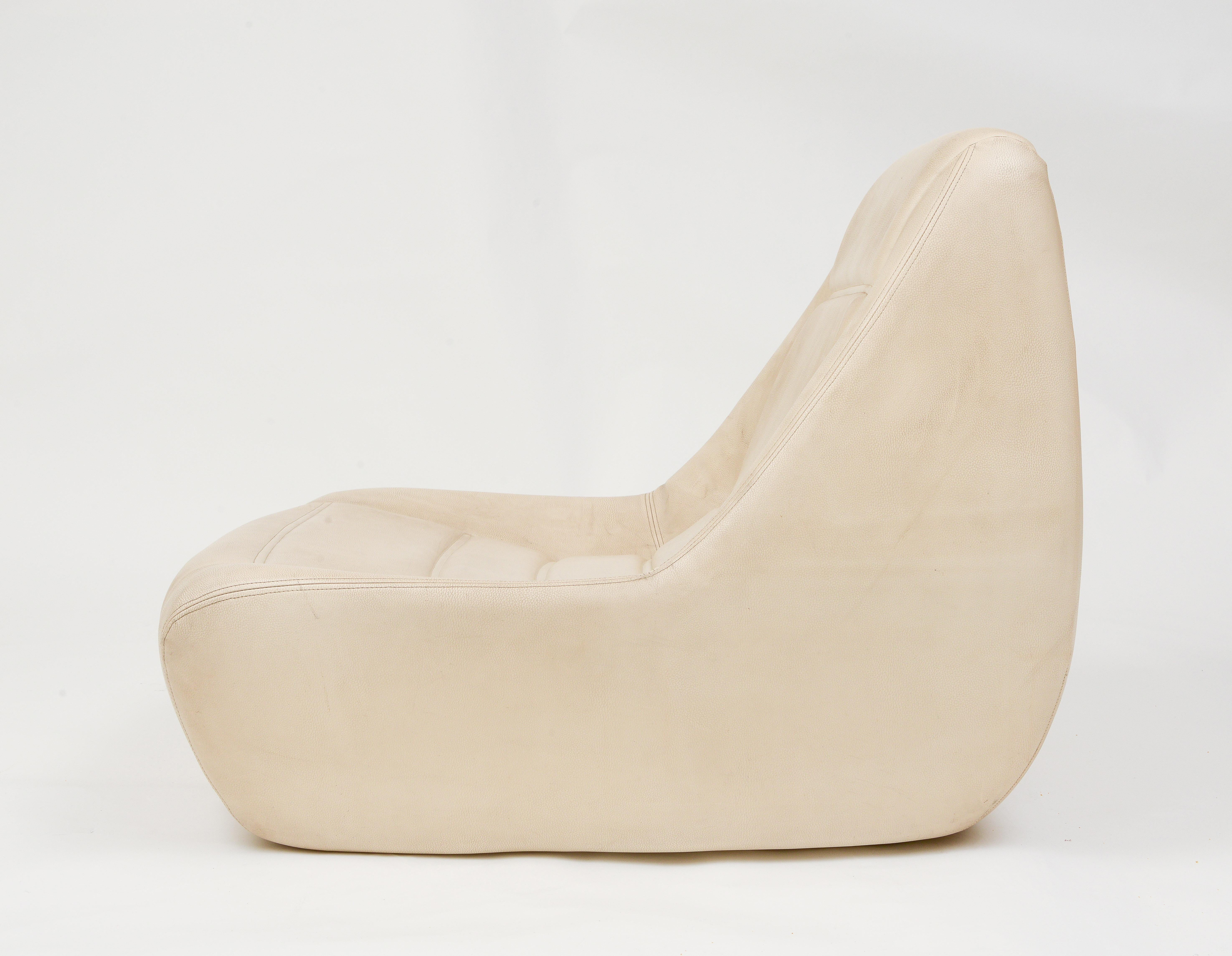 Space Age Huge Lounge Chairs White Leatherette, France, 1970's In Good Condition In New York, NY