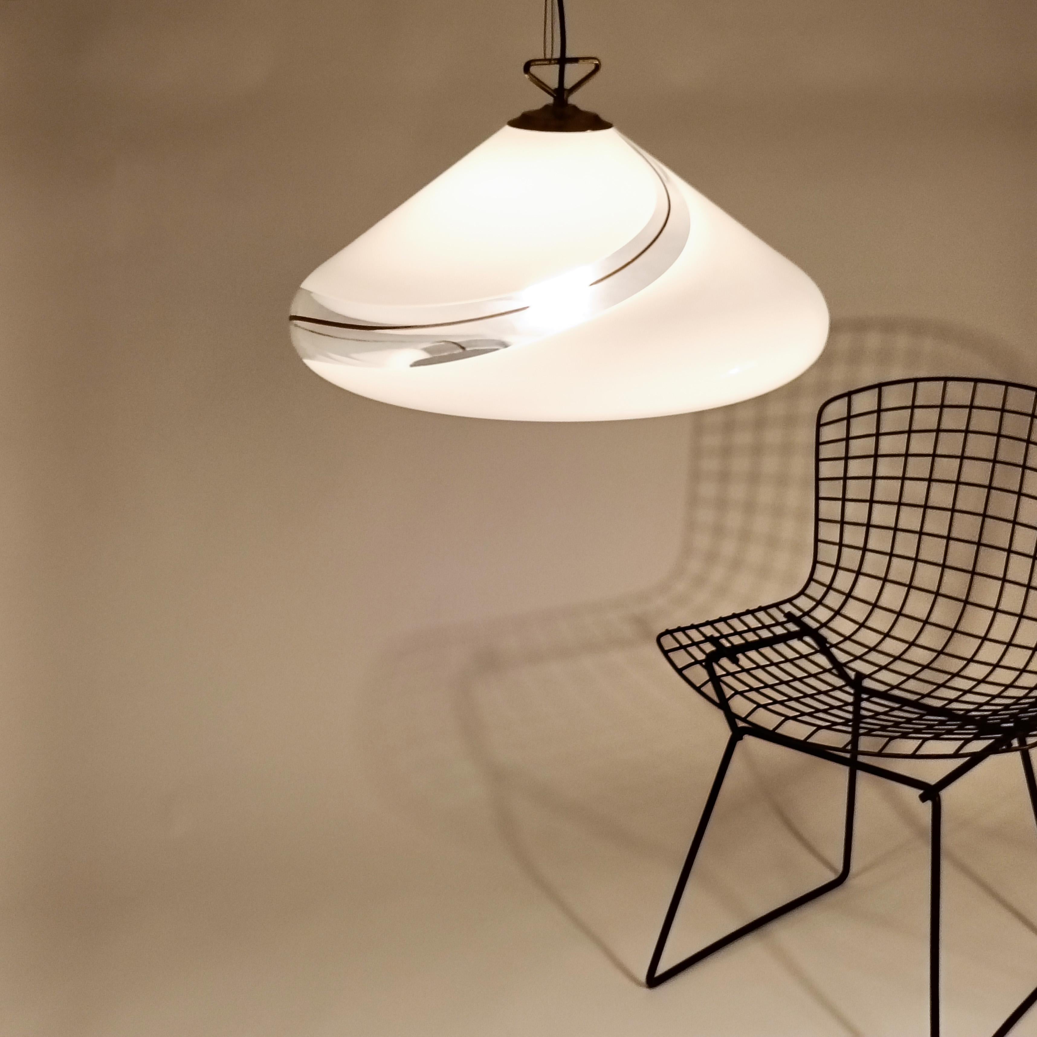 L'âge de l'espace. Énorme lampe suspendue en verre de Murano par iGuzzini, Italie, années 1970 en vente 2