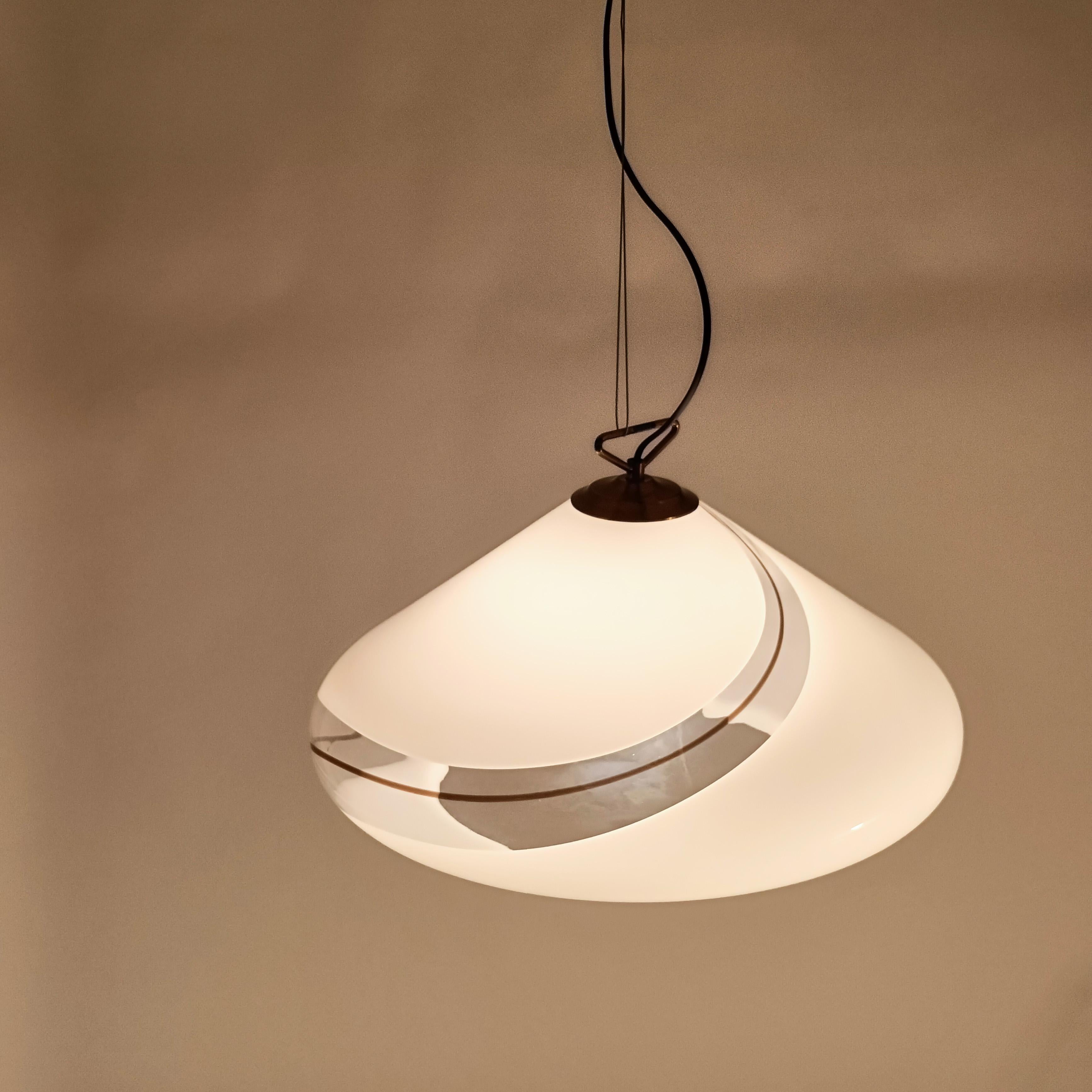 L'âge de l'espace. Énorme lampe suspendue en verre de Murano par iGuzzini, Italie, années 1970 en vente 4