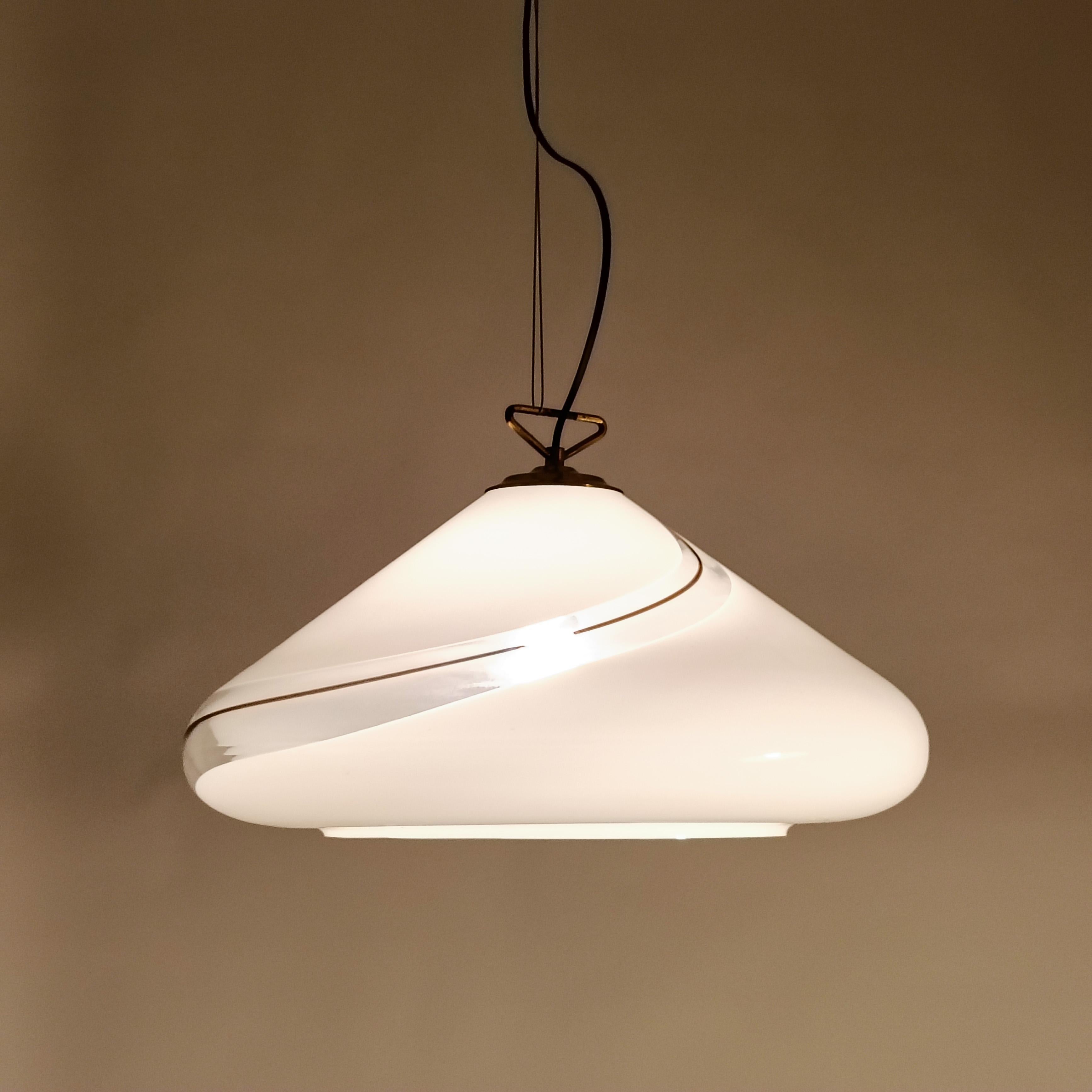 L'âge de l'espace. Énorme lampe suspendue en verre de Murano par iGuzzini, Italie, années 1970 Bon état - En vente à SANT ADRIÀ DE BESÒS, ES