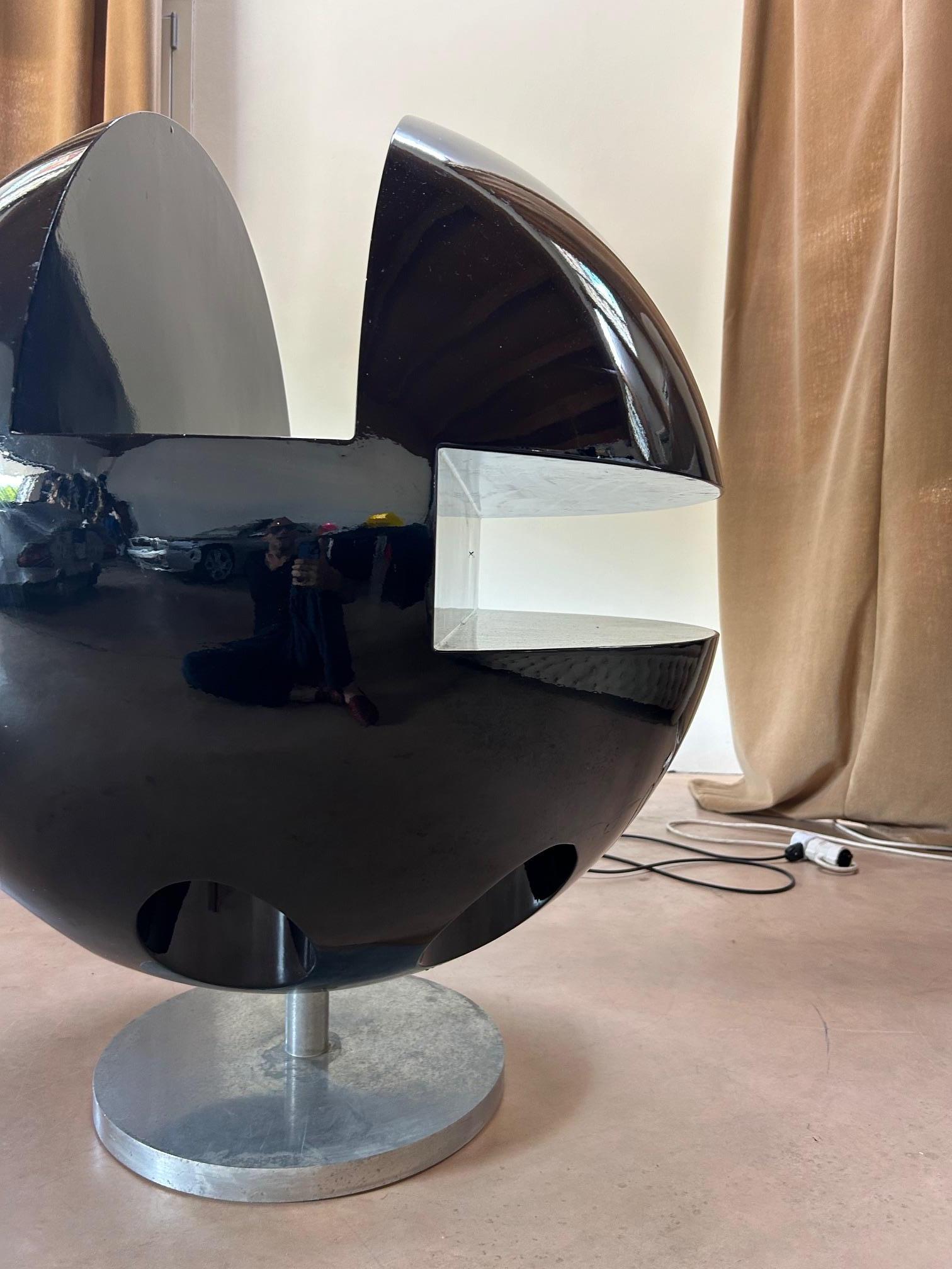 Space Age Illuminated bookcase attributed to Joe Colombo, Italy, 1970 For Sale 5