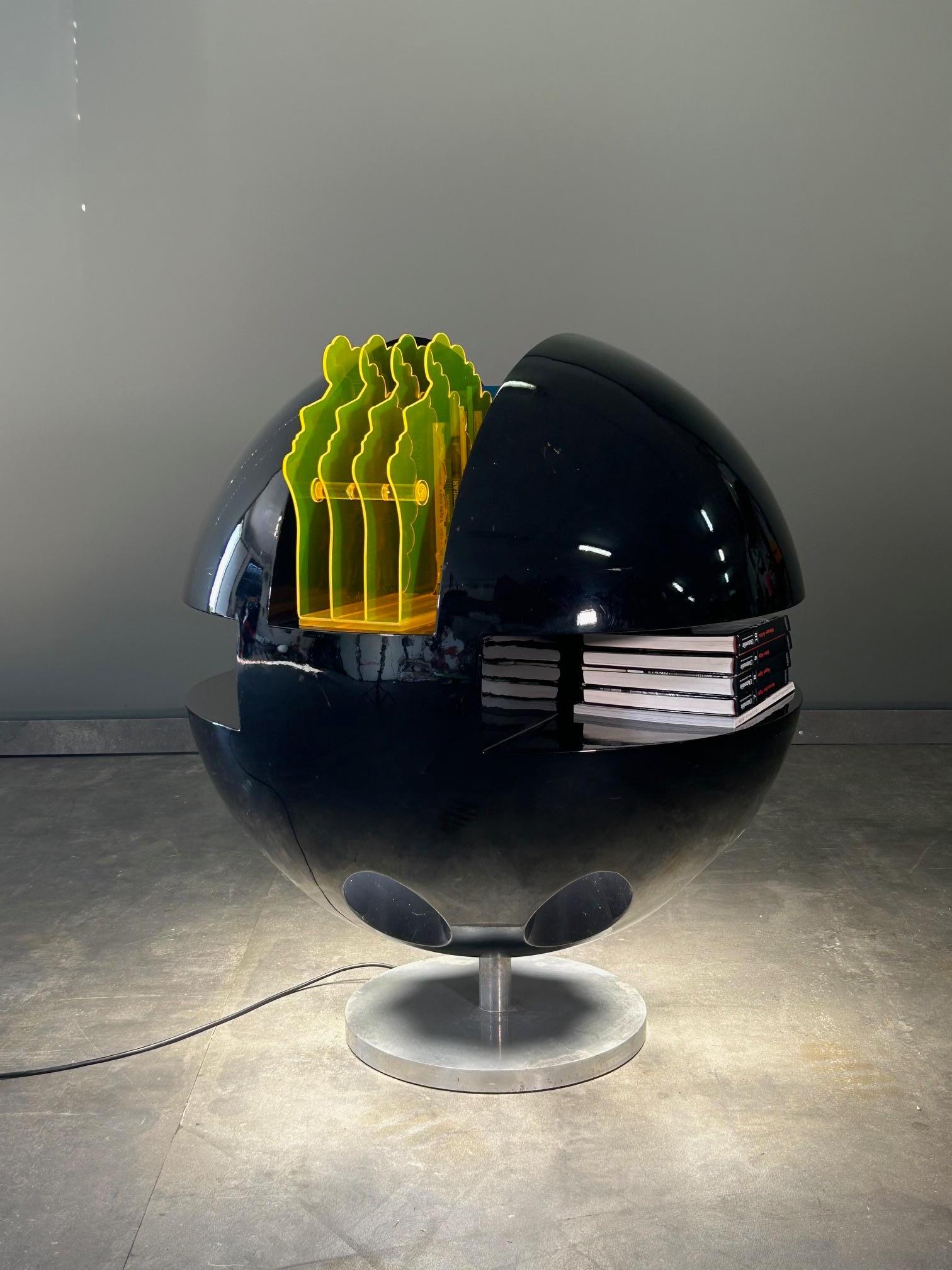 Italian Space Age Illuminated bookcase attributed to Joe Colombo, Italy, 1970 For Sale
