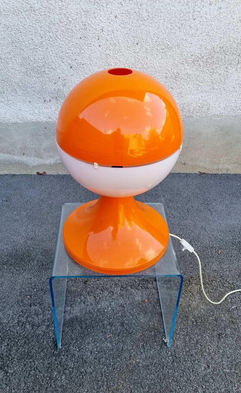 Space Age Italian Floor Lamp, Italy 70s In Excellent Condition For Sale In Lucija, SI